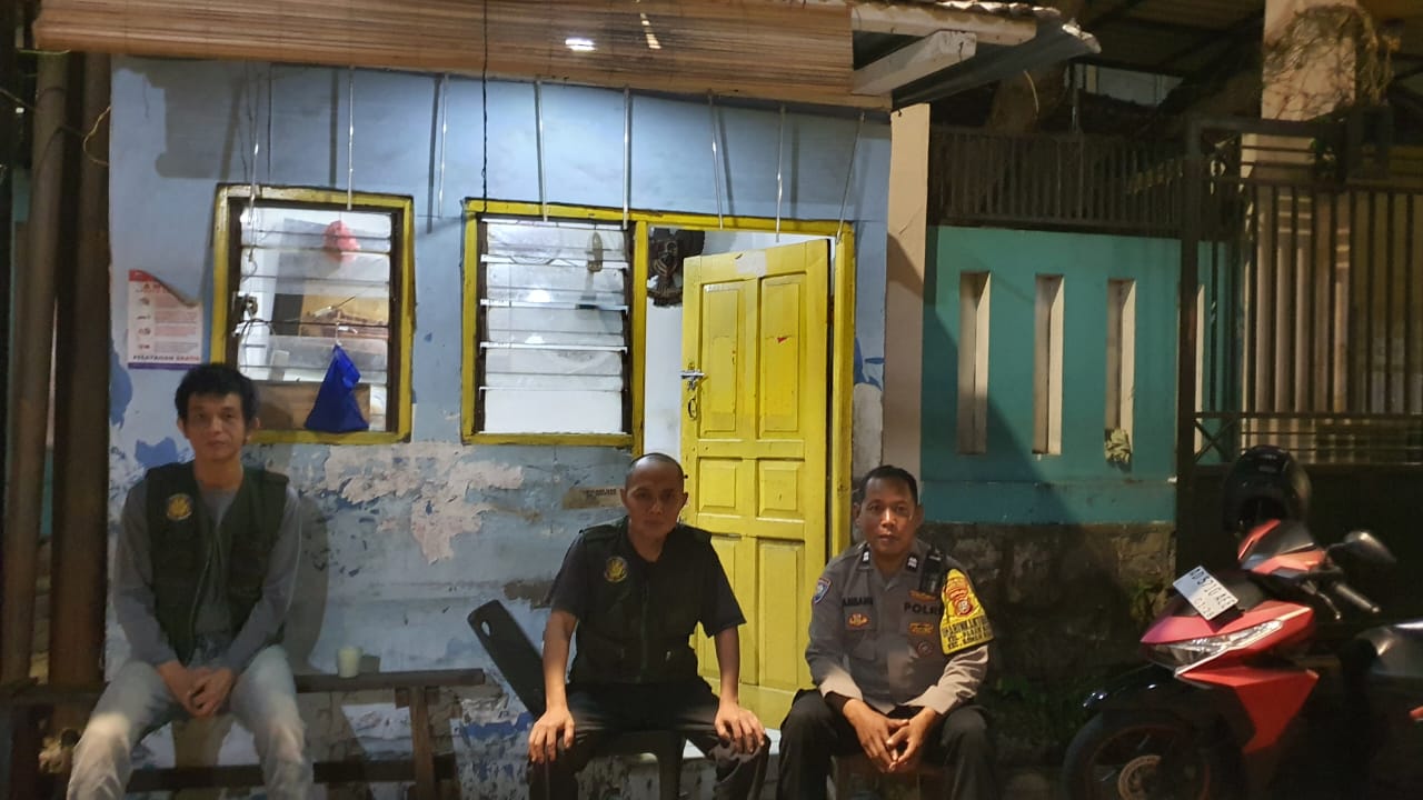 Patroli Malam Polri Bersama Awak Kamling, Jaga Kamtibmas Di Lingkungan