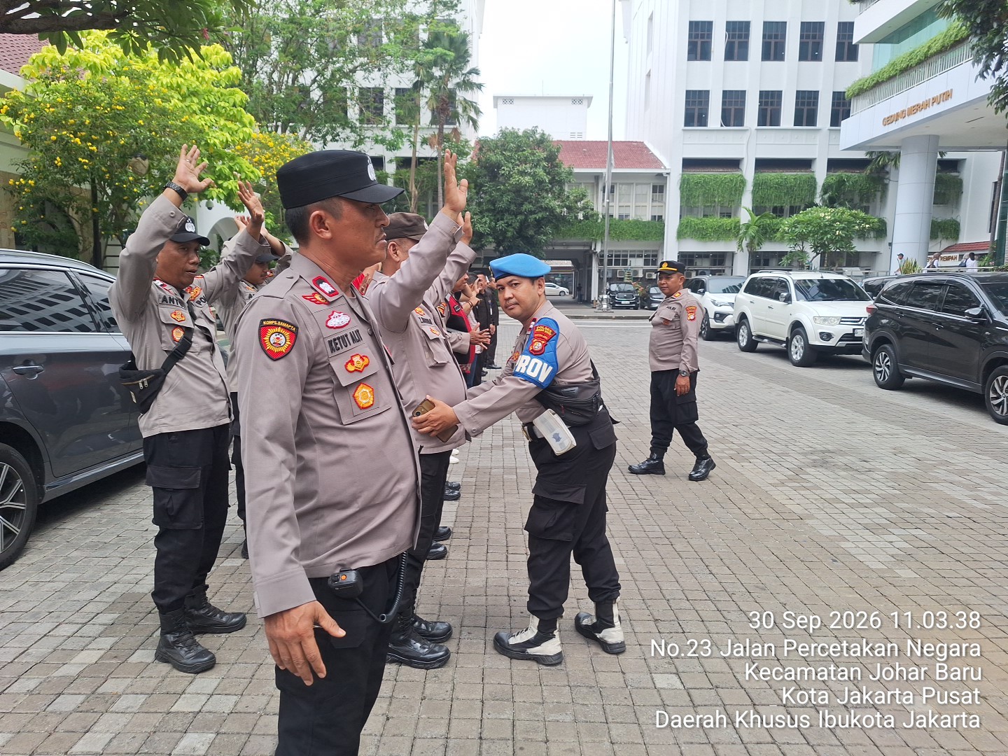 Polsek Johar Baru Siapkan 35 Personel Kawal Aksi Unras di Depan Kantor BPOM