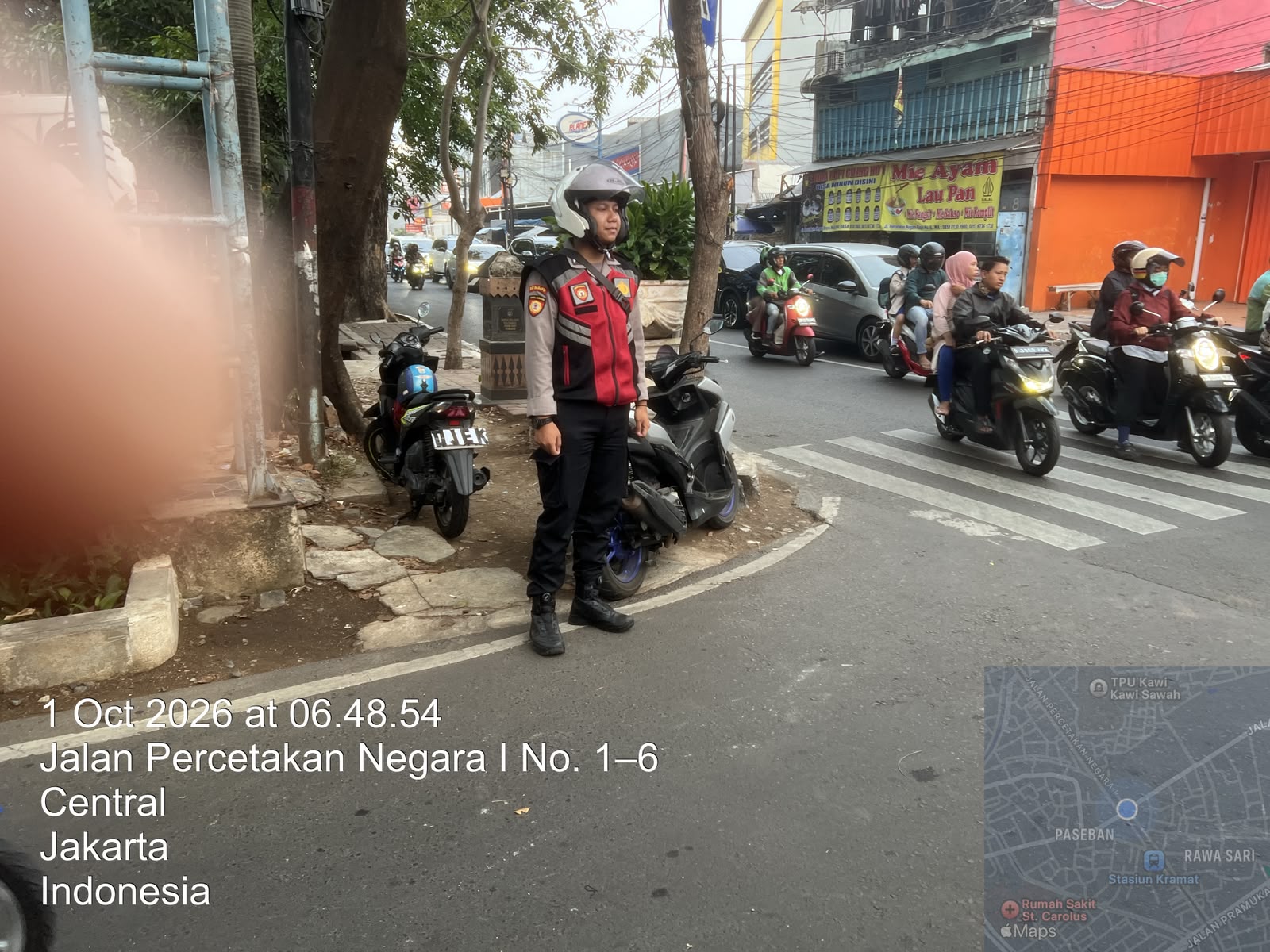 Awali Aktivitas Pagi, Polisi Hadir Gatur Lalin di Jl. Percetakan Negara Antisipasi 3C dan Kepadatan