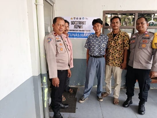 Polsek Cempaka Putih Perkuat Pembinaan Pelajar melalui Program Bapak Asuh di SMK Tunas Harapan