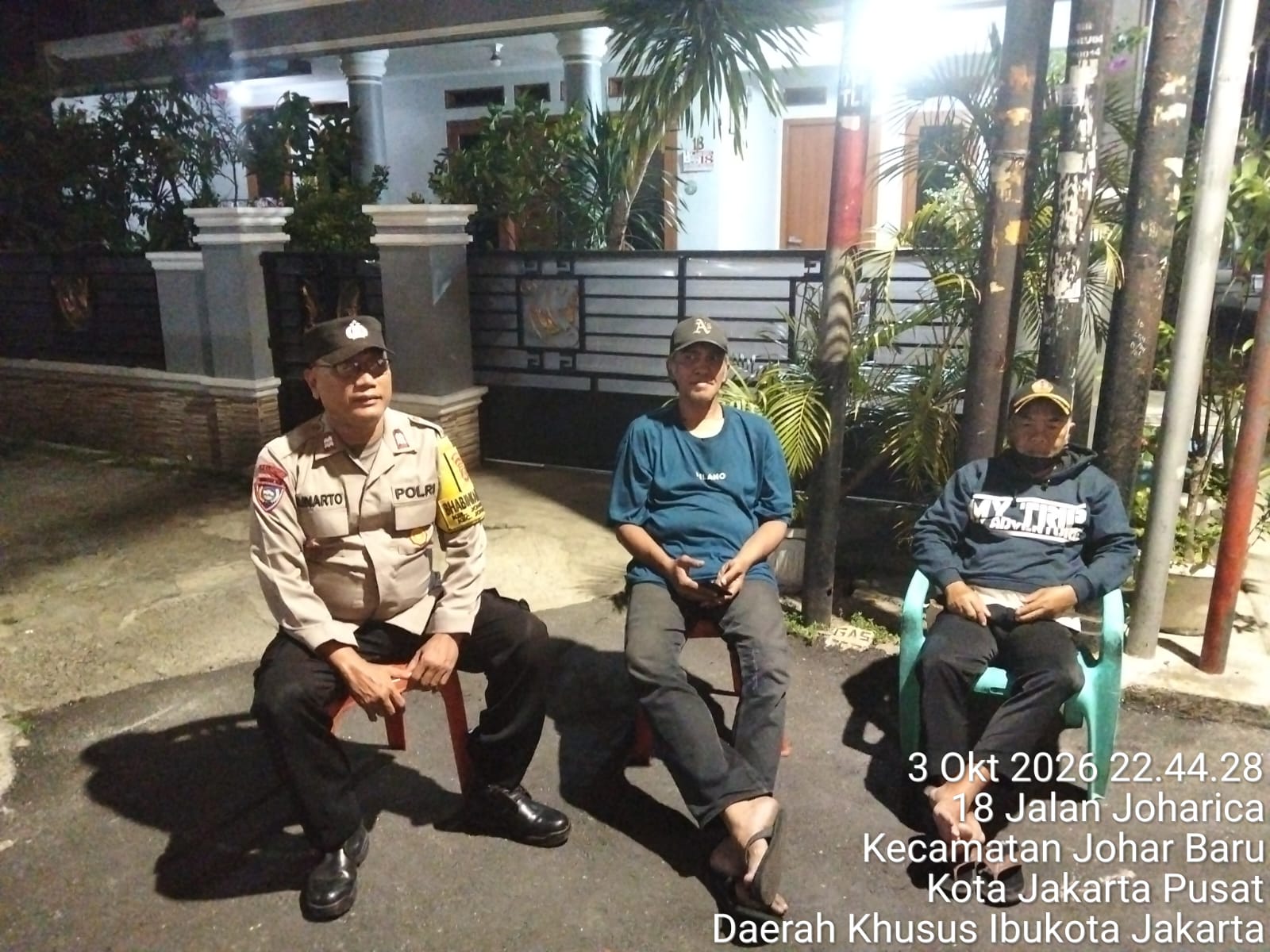 Sambang Warga RW 04, Bhabinkamtibmas Johar Baru Perkuat Kamtibmas