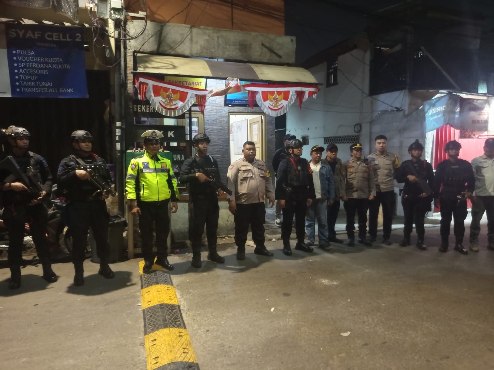 Polsek Metro Tanah Abang Bersama Tiga Pilar Sambangi Siskamling, Perkuat Harkamtibmas di Petamburan