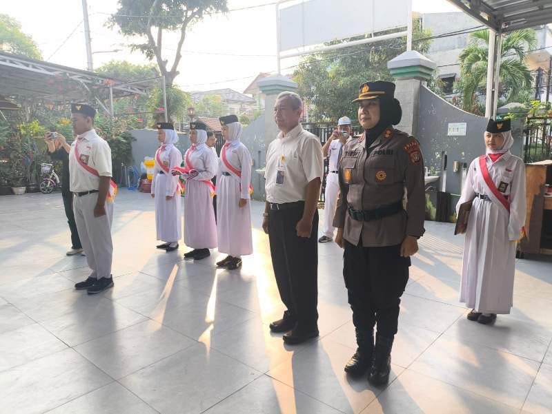 Upacara Bendera di SMK Tunas Harapan Diisi Pesan Kamtibmas untuk Para Pelajar