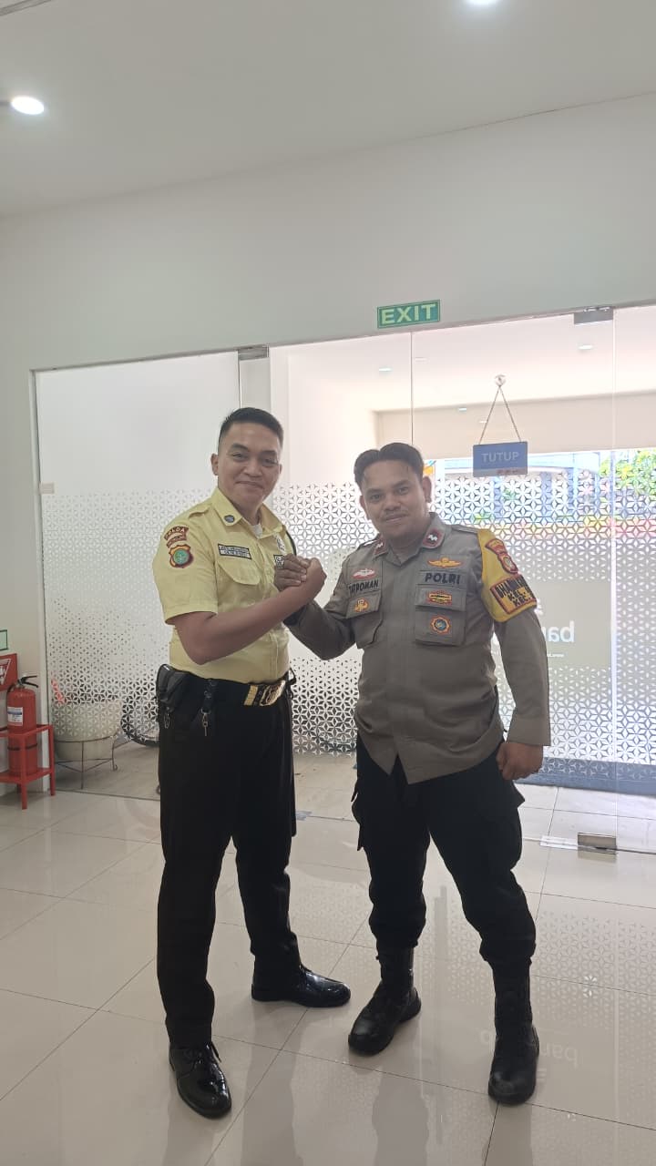 Bhabinkamtibmas Sambangi Bank BJB Senen, Antisipasi Gangguan Kamtibmas