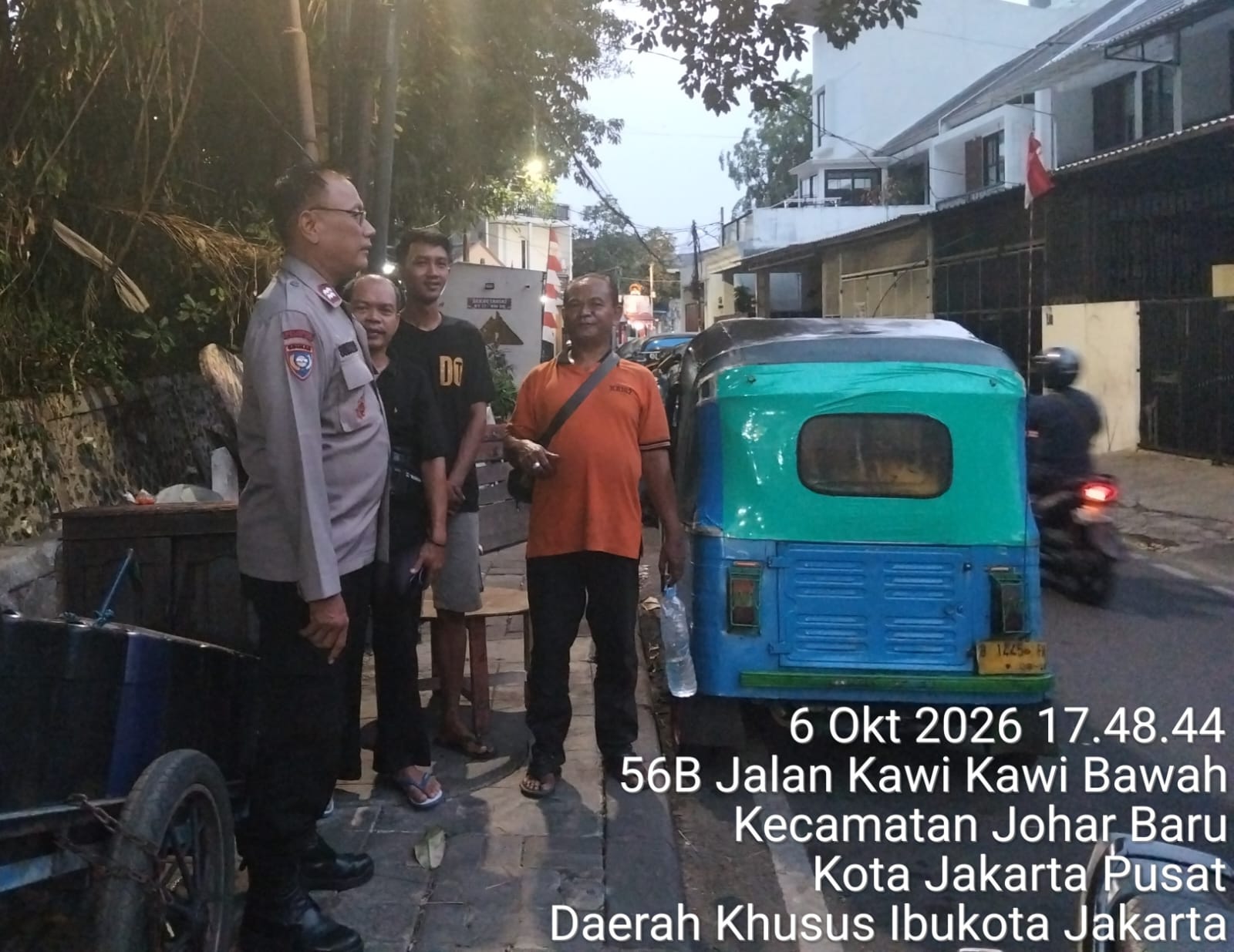 Bhabinkamtibmas Johar Baru Sambangi Warga, Perkuat Koordinasi Kamtibmas