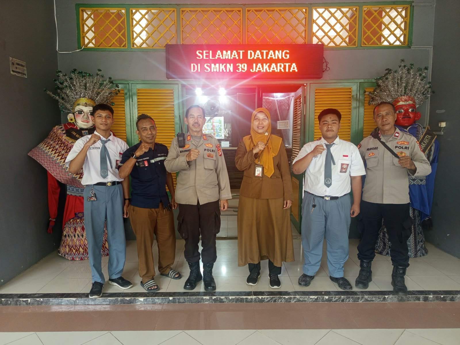 Polisi dan Sekolah Bersinergi Cegah Tawuran di Lingkungan SMKN 39 Jakarta