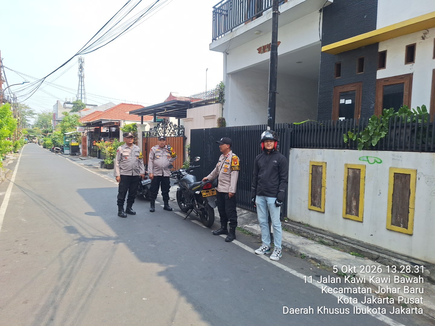 Patroli Siang, Polsek Johar Baru Sasar Sejumlah Titik Rawan Gangguan Kamtibmas