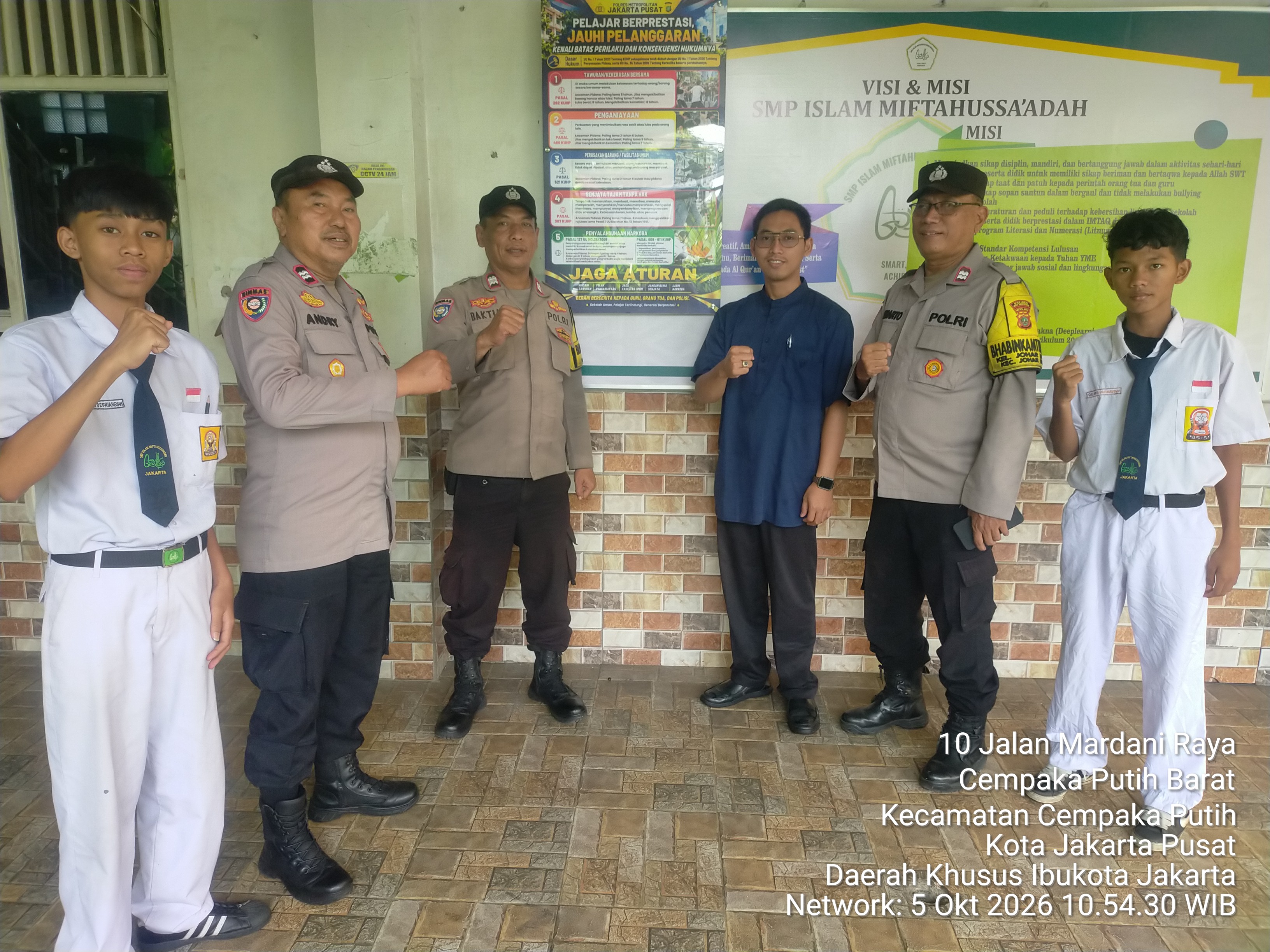 Polsek Johar Baru Pasang Imbauan Kamtibmas di Sekolah, Sasar Kesadaran Pelajar