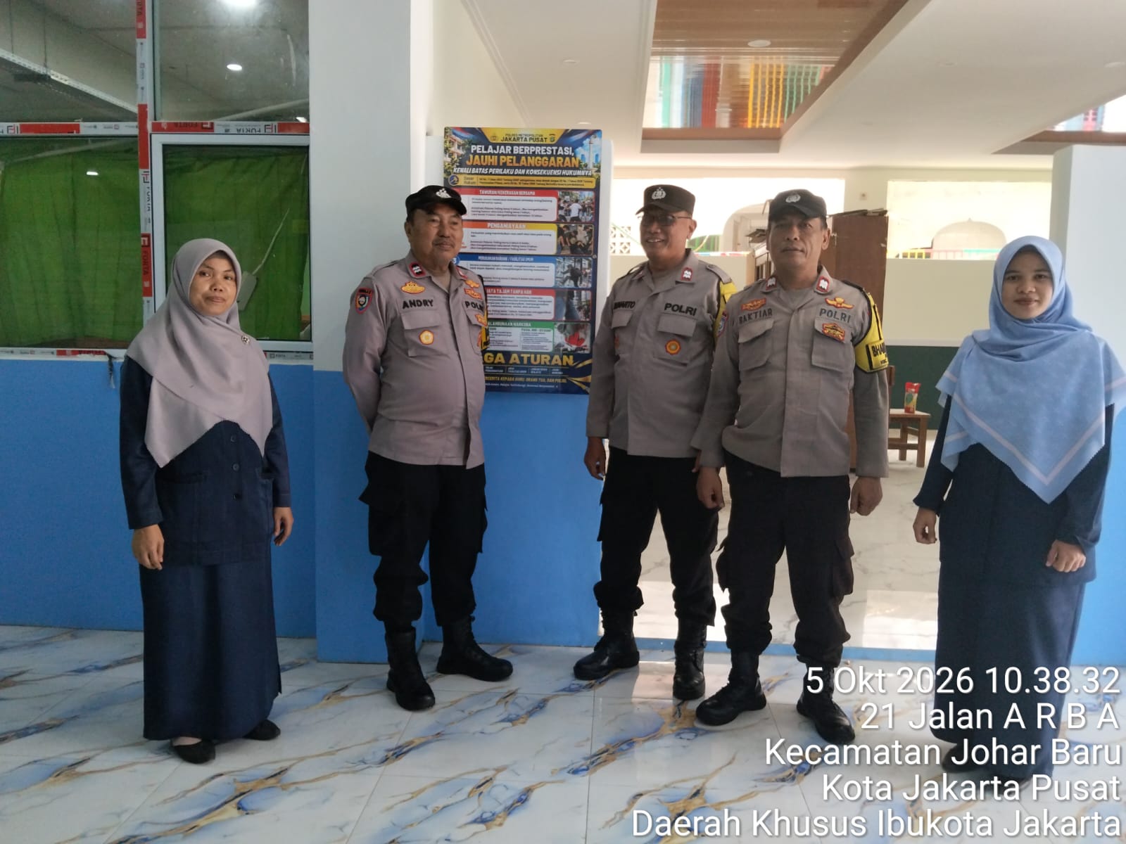 Bangun Kesadaran Pelajar, Polsek Johar Baru Pasang Imbauan Kamtibmas di Sekolahan Al Jihad