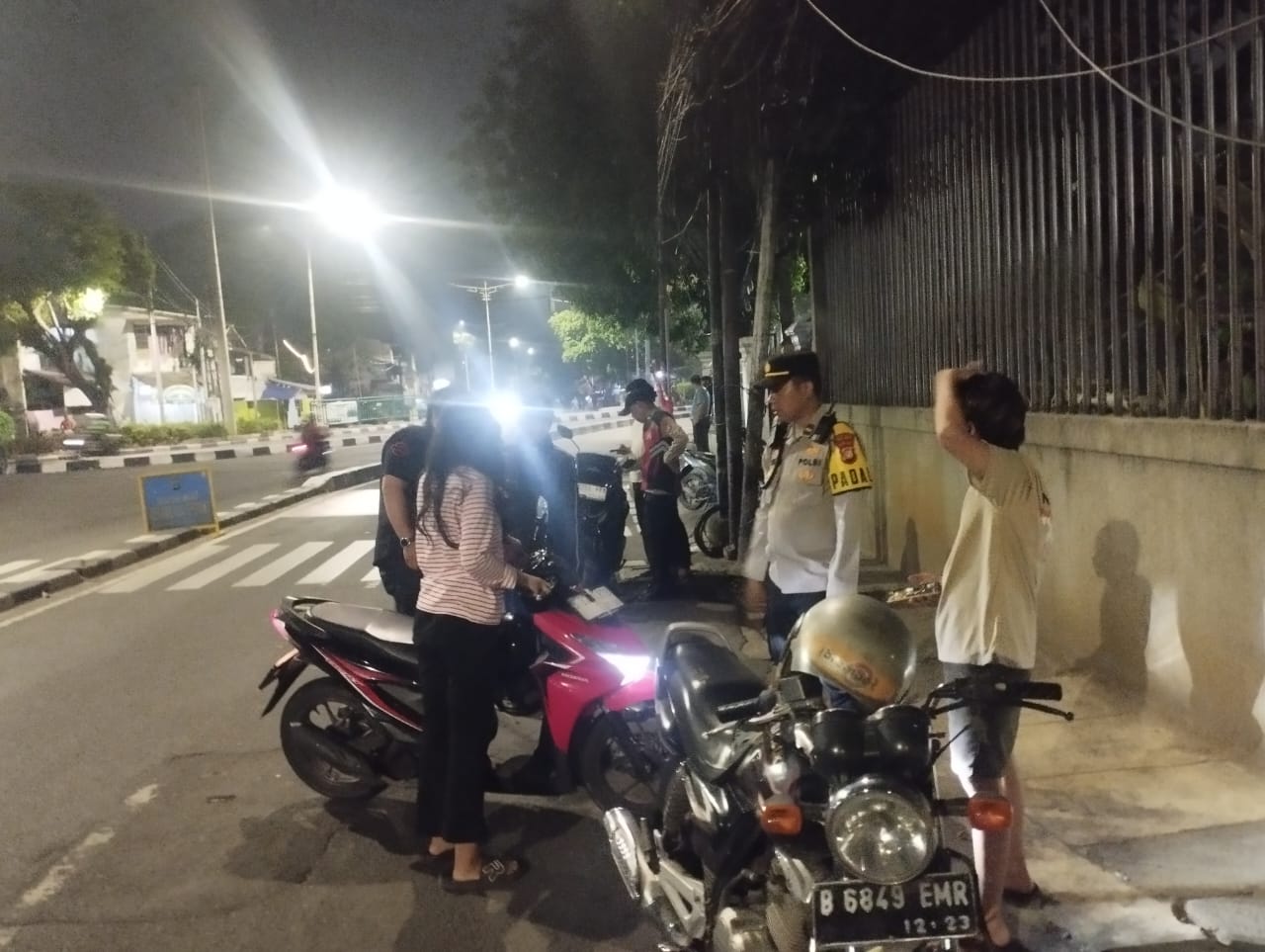 Polsek Metro Tanah Abang Gelar Razia Stationer Dini Hari, Antisipasi Kejahatan dan Gangguan Kamtibmas