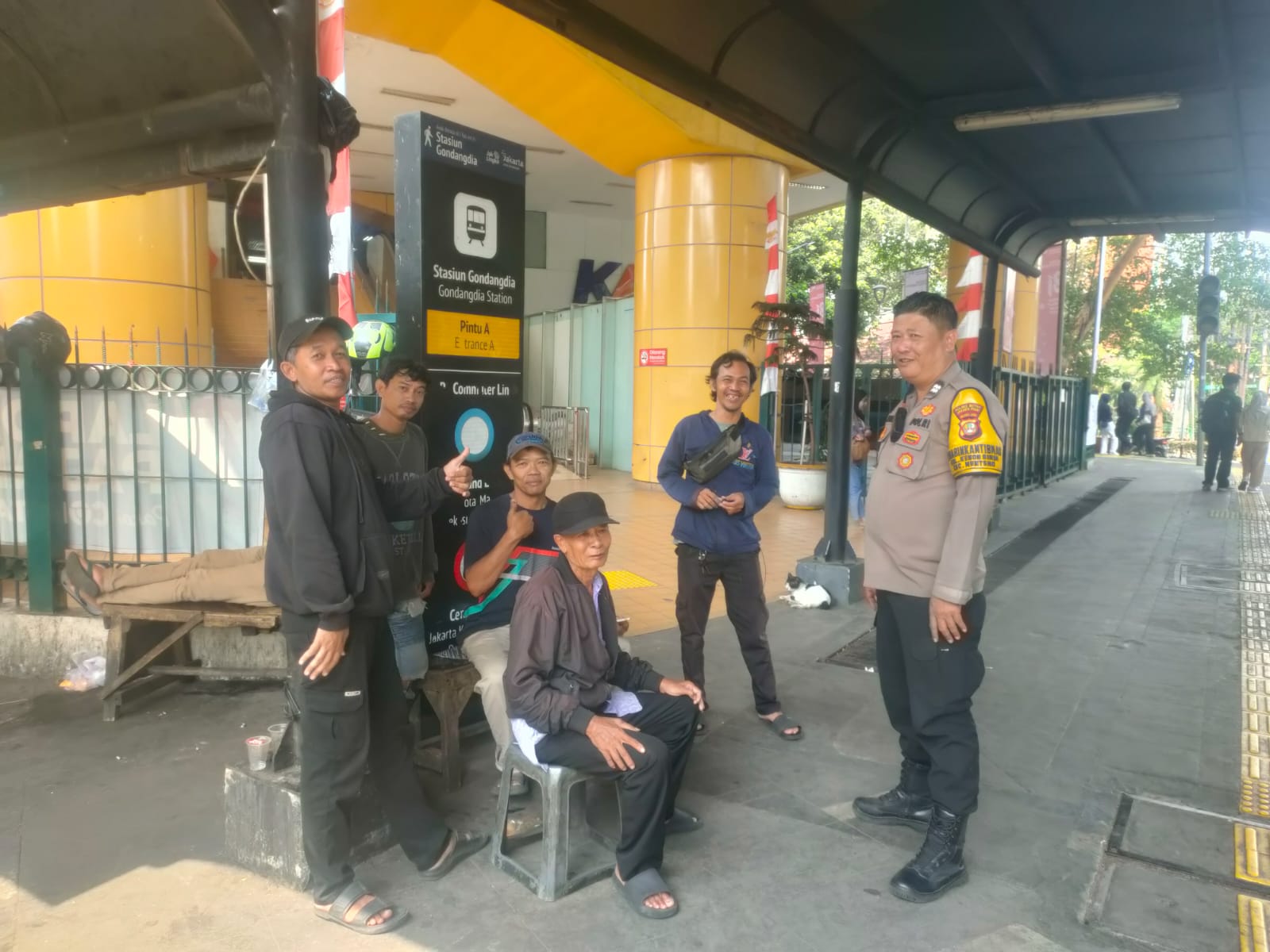 Bhabinkamtibmas Ajak Warga Kebon Sirih Jadi Garda Awal Cegah Kejahatan