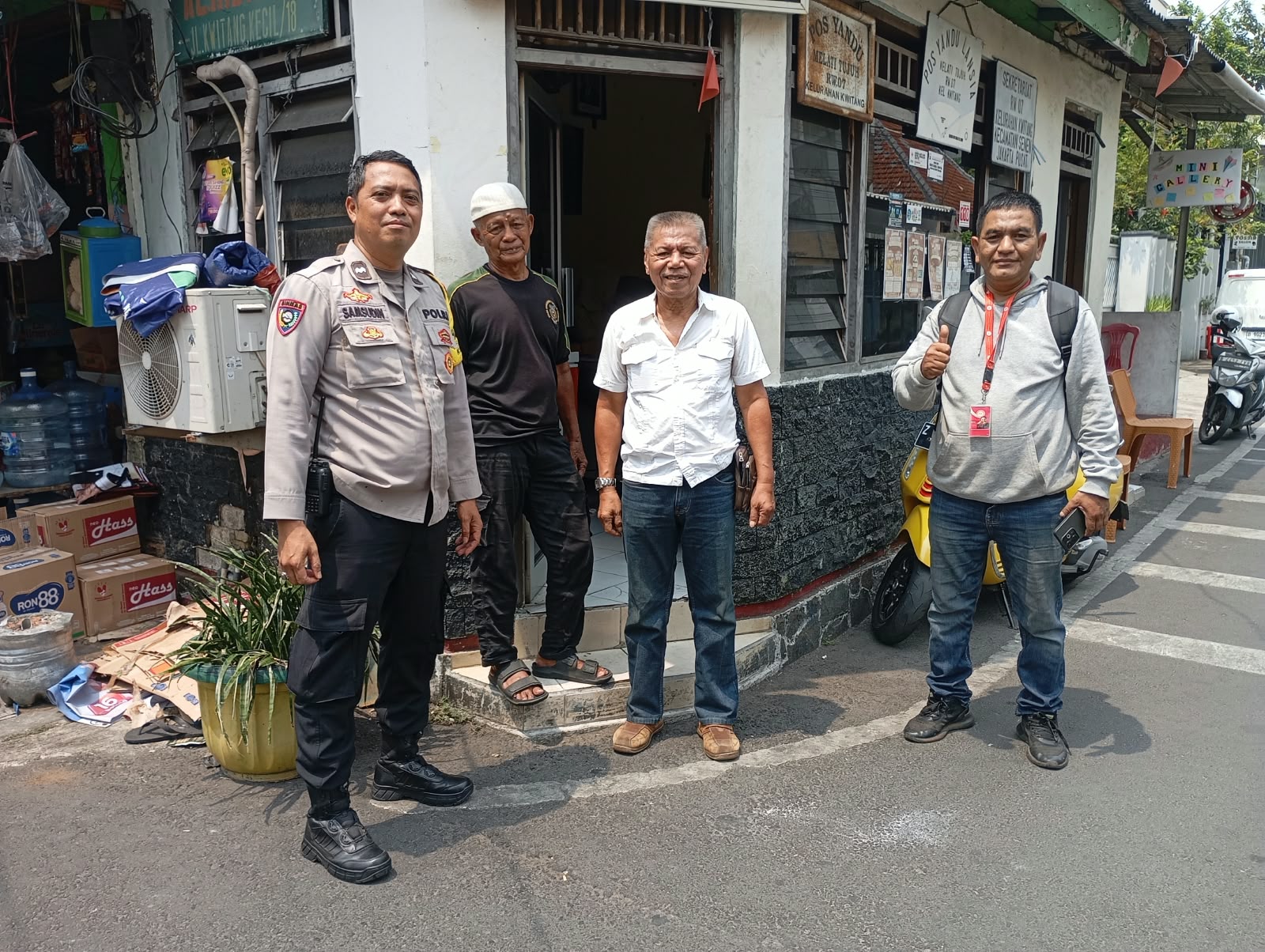 Bhabinkamtibmas Kwitang Sambangi Ketua RW 07, Bahas Keamanan Lingkungan