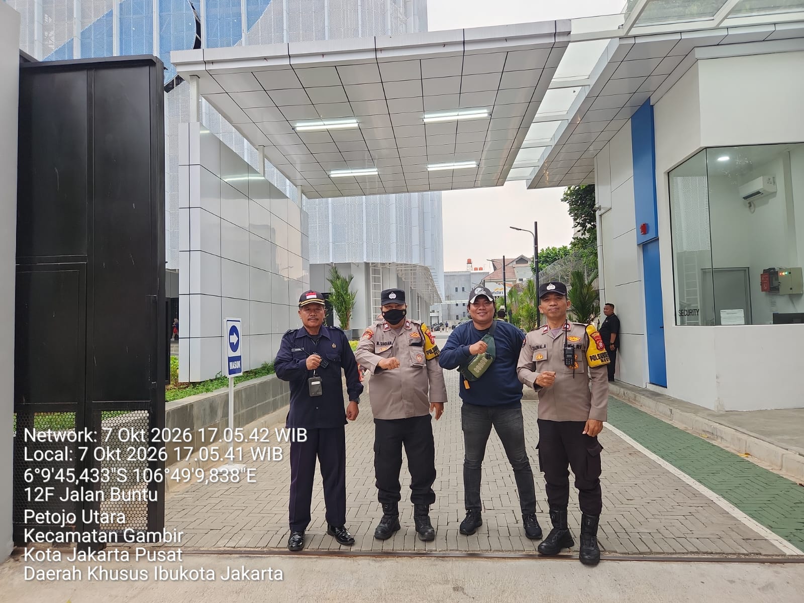 Personil dari Polsek Metro Gambir Hadir di PT Pelni Untuk Memelihara Kamtibmas Pada Objek Vital Nasional