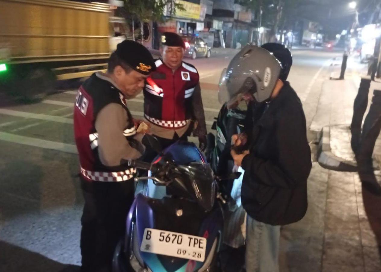 Polsek Cempaka Putih Cegah Gangguan Kamtibmas Lewat Razia Stasioner