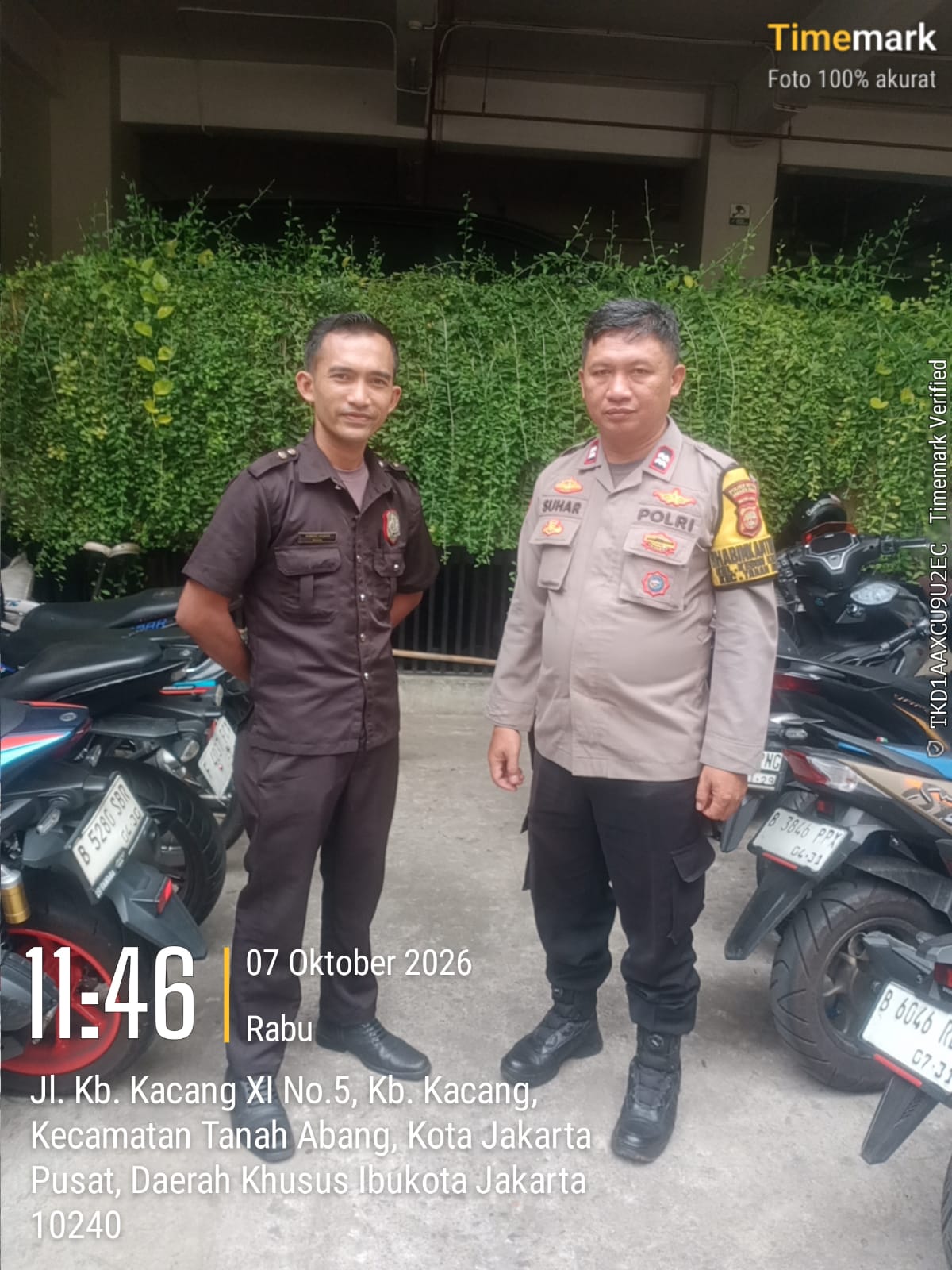 Bhabinkamtibmas Sambangi Satpam Verse, Dorong Peningkatan Keamanan di RW 02 Kebon Kacang