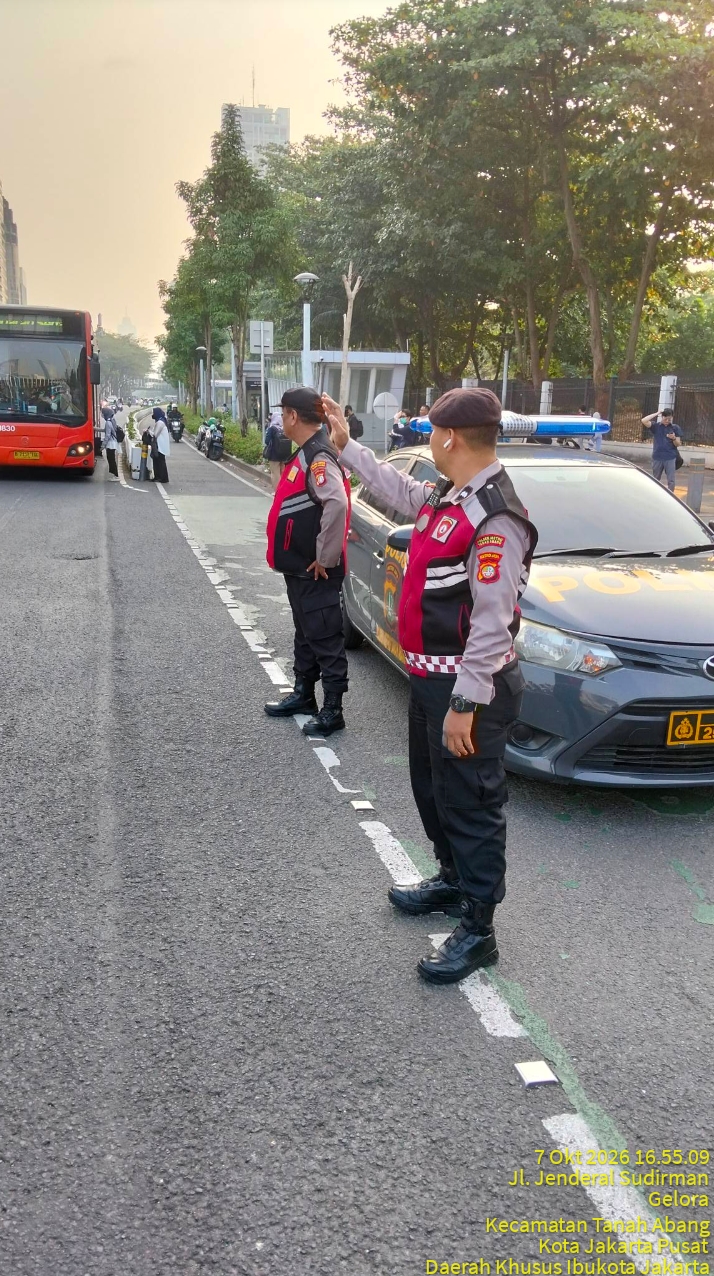Patroli Sore Polsek Metro Tanah Abang Hadirkan Rasa Aman di Kawasan GBK Senayan