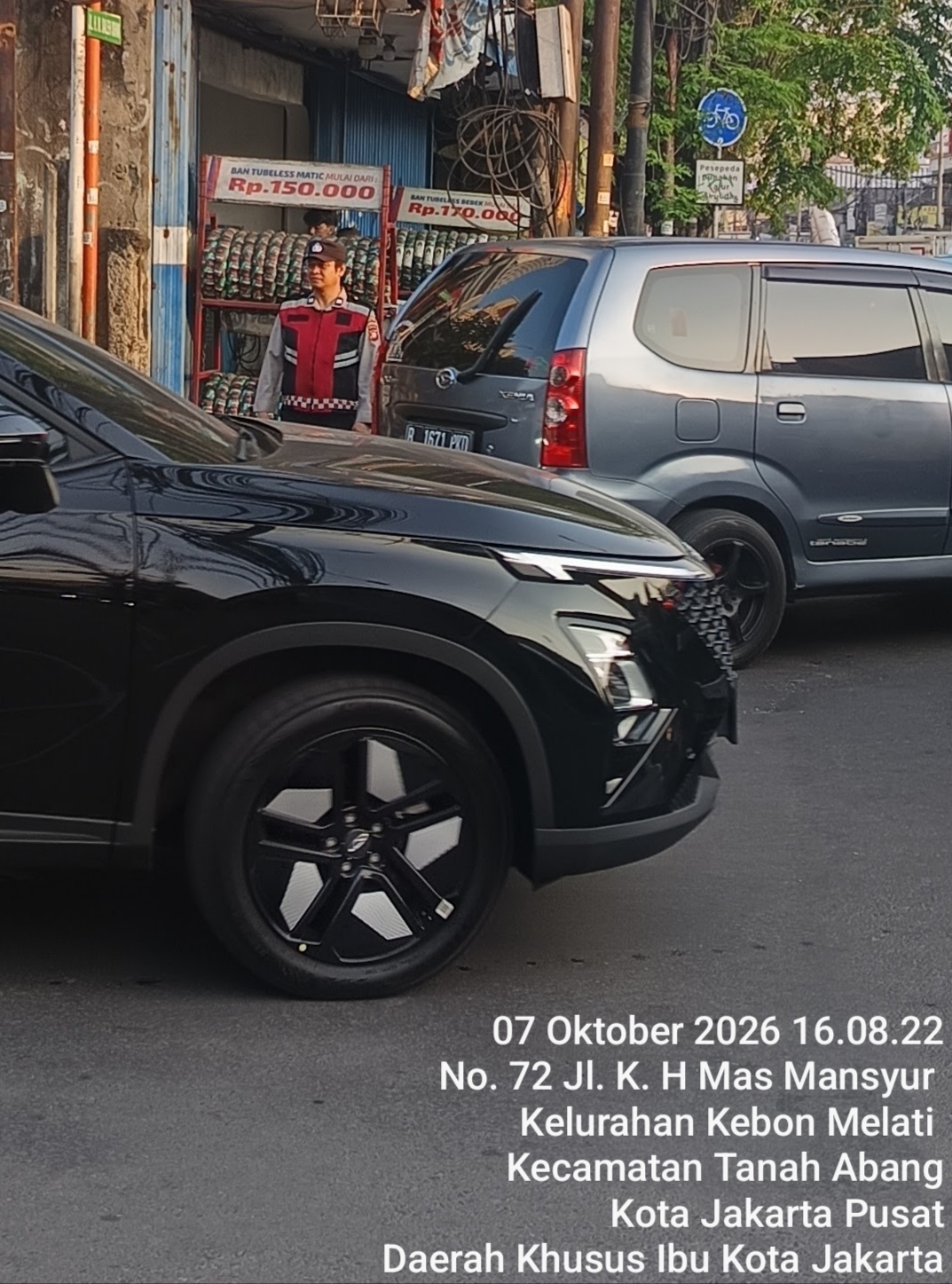 Patko 1051 Gelar Patroli Dialogis dan Pengaturan Lalin, Wujudkan Keamanan serta Kelancaran Aktivitas Warga Tanah Abang