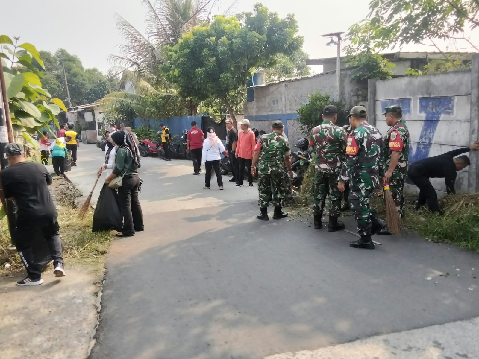 Koramil 03/Legok Gelar Karya Bakti Gerakan Nasional Indonesia ASRI di Desa Kemuning