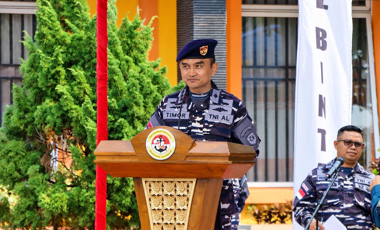 HUT Ke-81 TNI, Lanal Bintan Salurkan Ratusan Paket Sembako Untuk Warga Bintan Timur