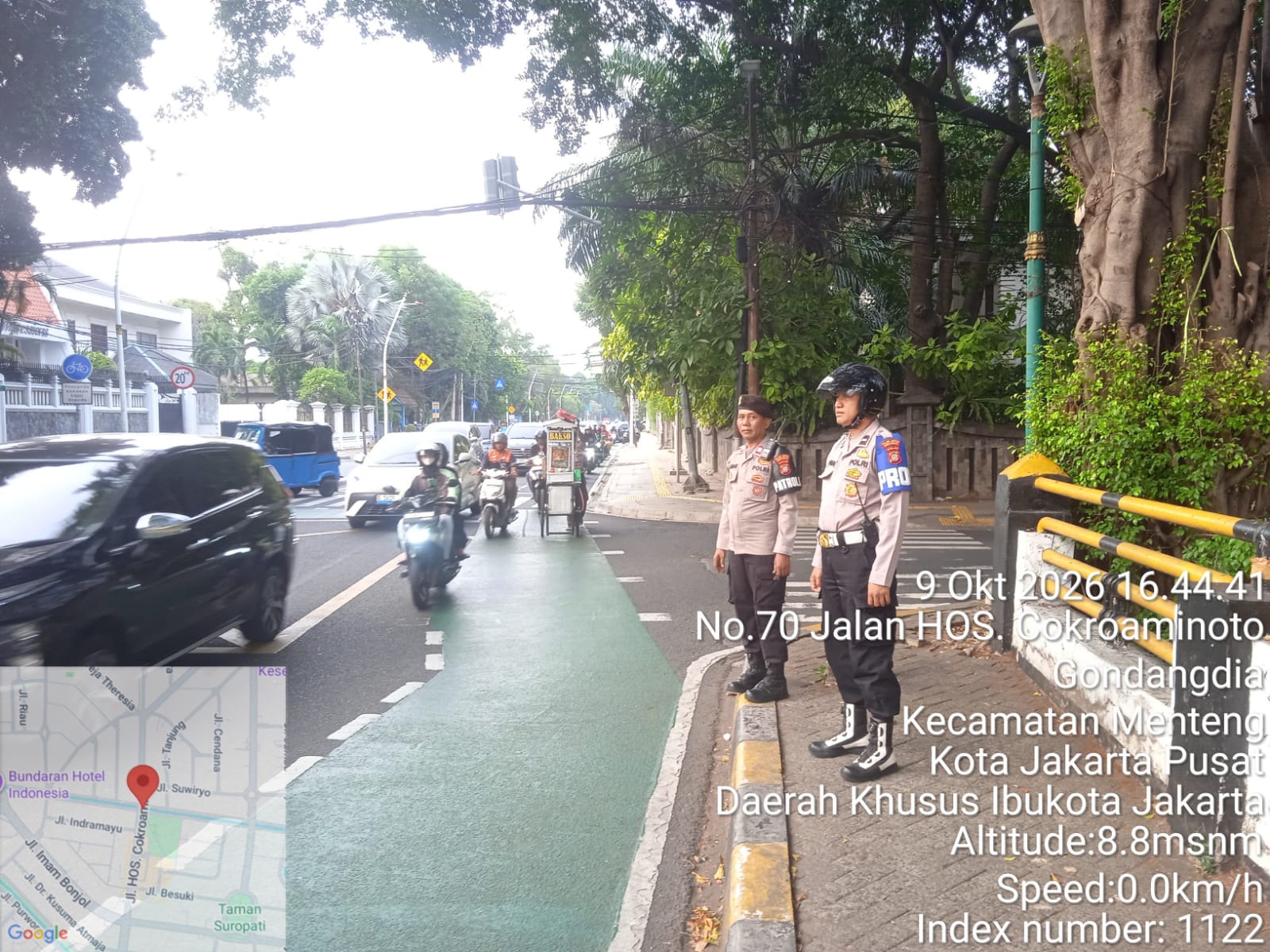 Cegah Gangguan di Jalan Raya, Polisi Hadir di Persimpangan HOS Cokroaminoto Menteng