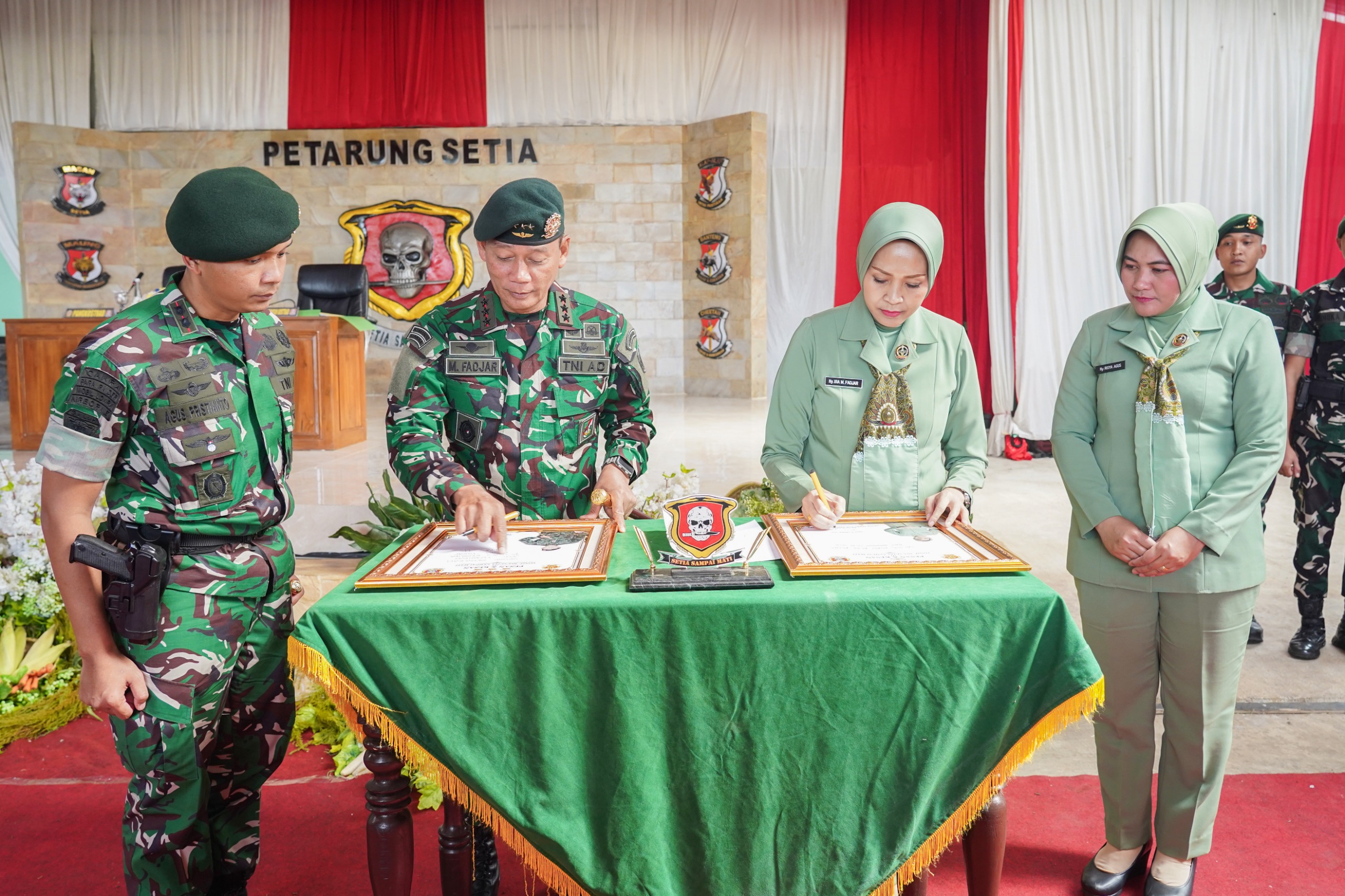 Pangkostrad Tekankan Pembinaan Satuan yang Profesional dan Berkarakter dalam Kunjungan ke Yonif 303/SSM