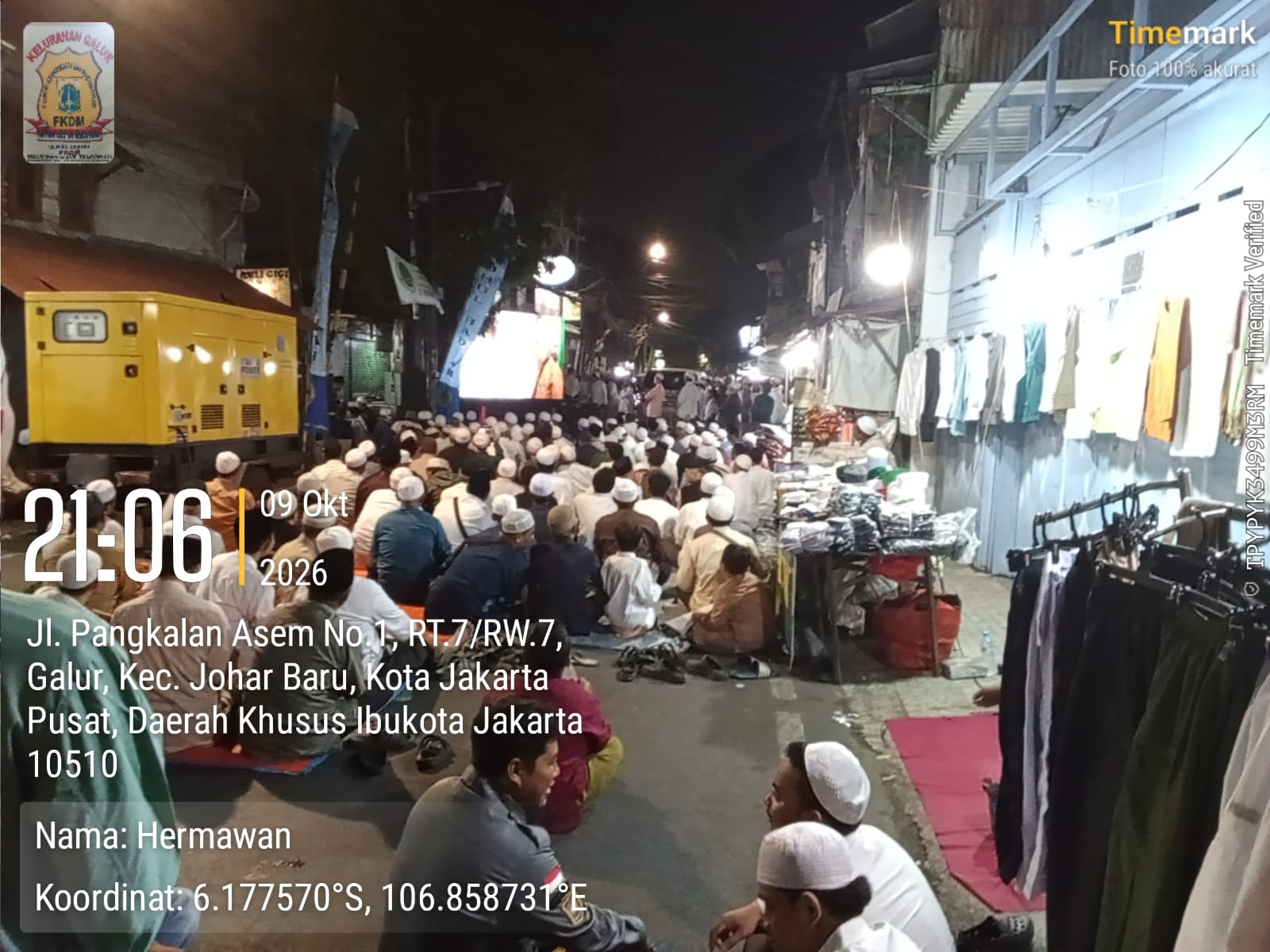 Monitoring Penutupan Jalan Pangkalan Asem, Bhabinkamtibmas Galur Bersama 3 Pilar Pastikan Kegiatan Maulid Berjalan Kondusif