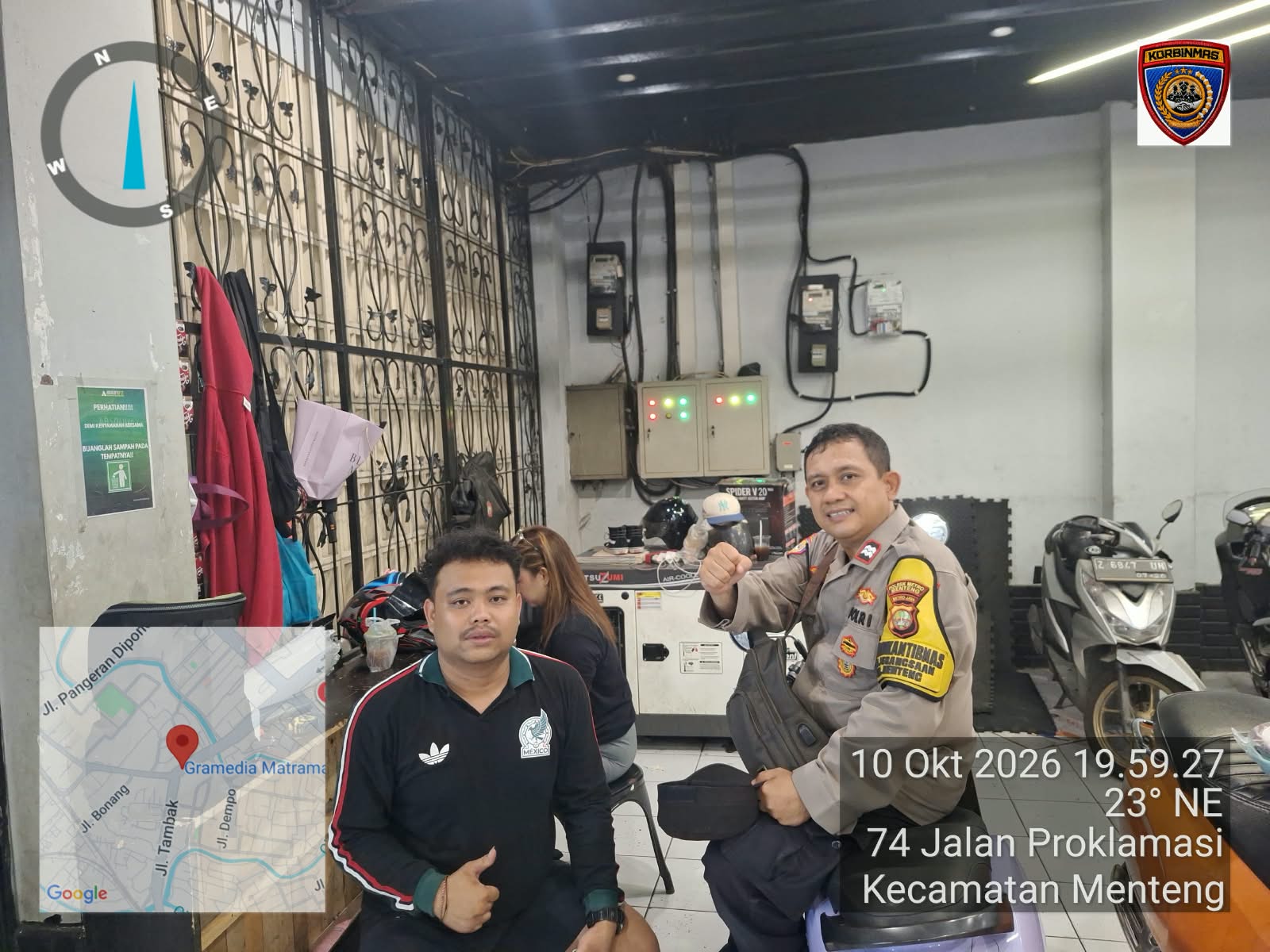 Cegah Kejahatan, Bhabinkamtibmas Pegangsaan Bangun Komunikasi Dengan Sekuriti Absolut Fit