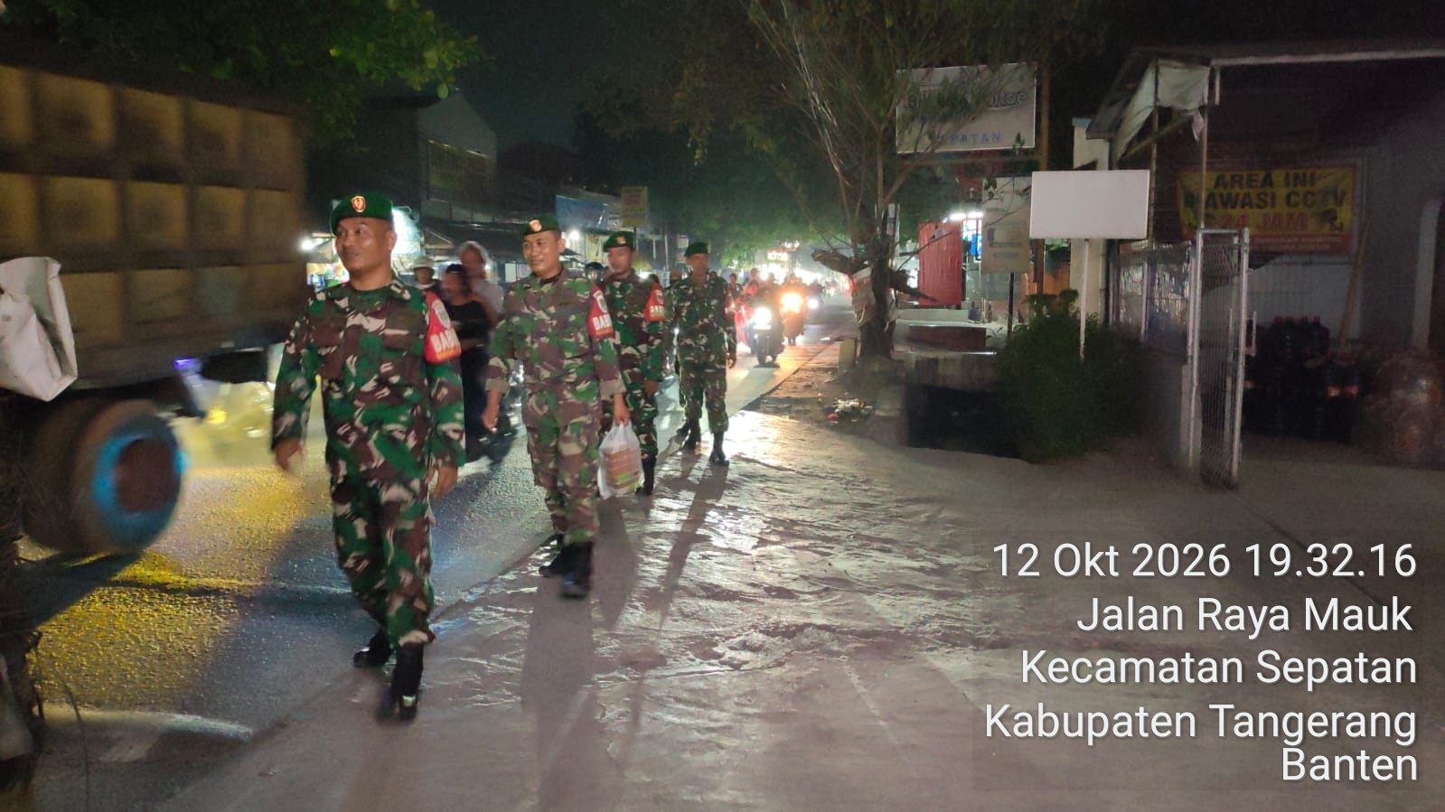 Koramil 10/Sepatan Gelar Patroli Malam dengan Maung dan Sepeda Motor, Jaga Kondusivitas Wilayah