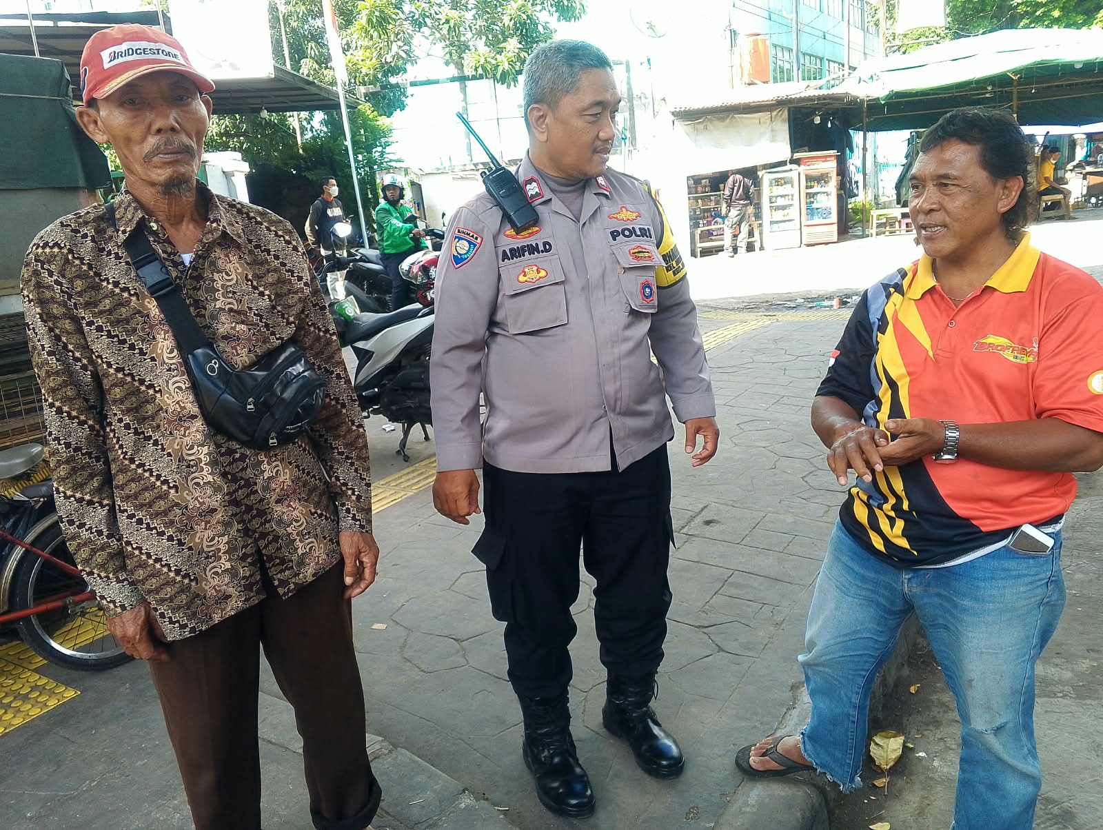 Sambangi Pangkalan Bajaj, Bhabinkamtibmas Mangga Dua Selatan Perkuat Kamtibmas