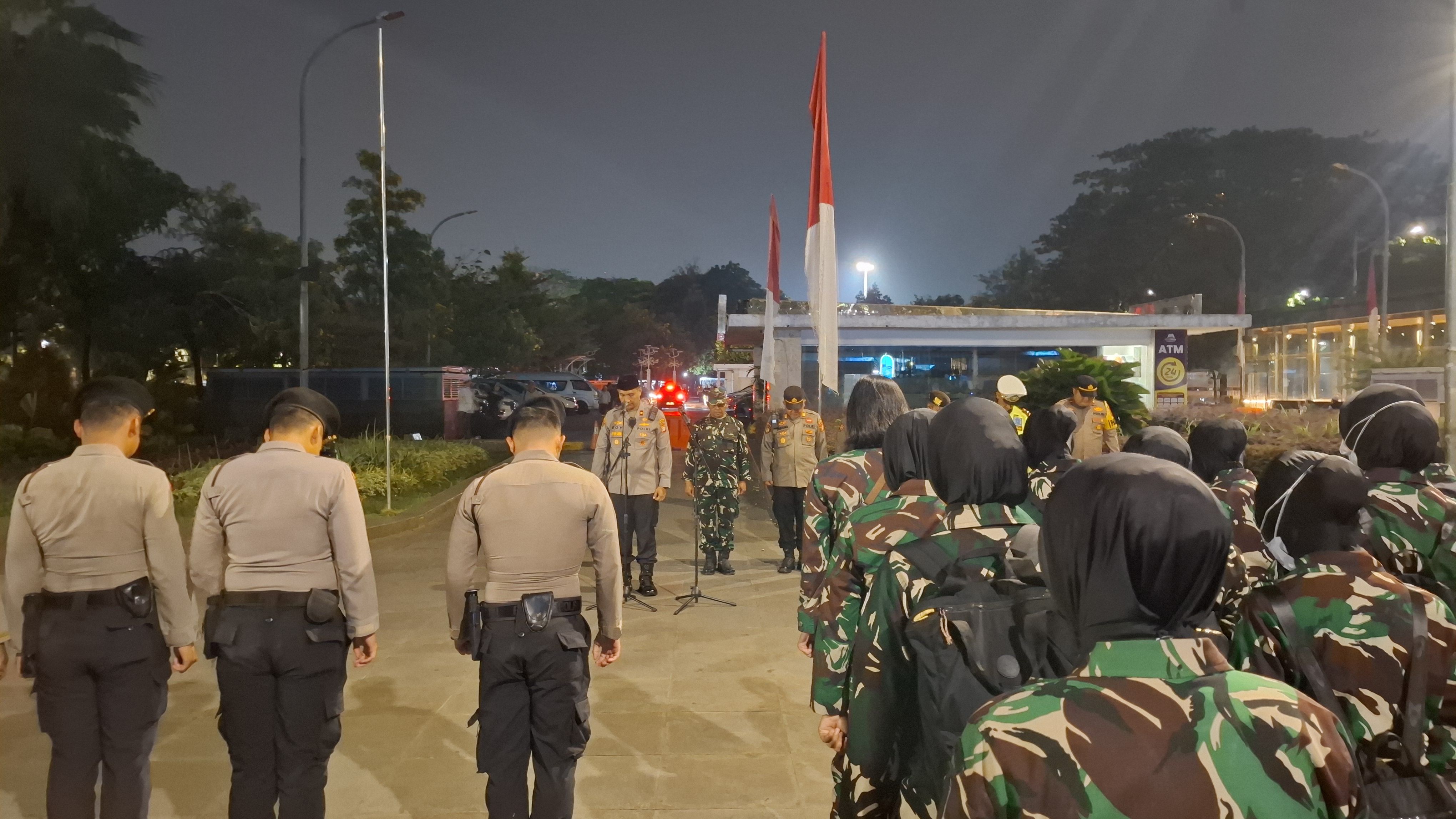 Kapolsek Sawah Besar Pimpin Apel Pelayanan Giat Kajian Subuh di Masjid Istiqlal” Siagian 581 Personel Gabungan
