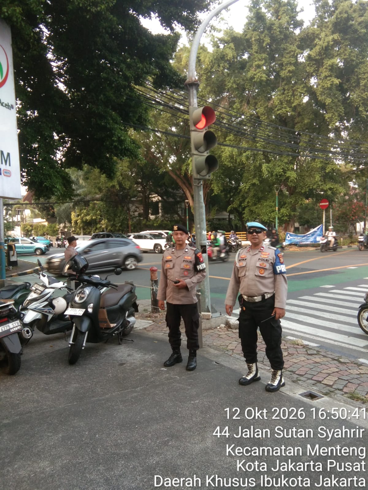 Cegah Kemacetan dan Kejahatan Jalanan, Polsek Metro Menteng Siagakan Personel di Simpang Koramil