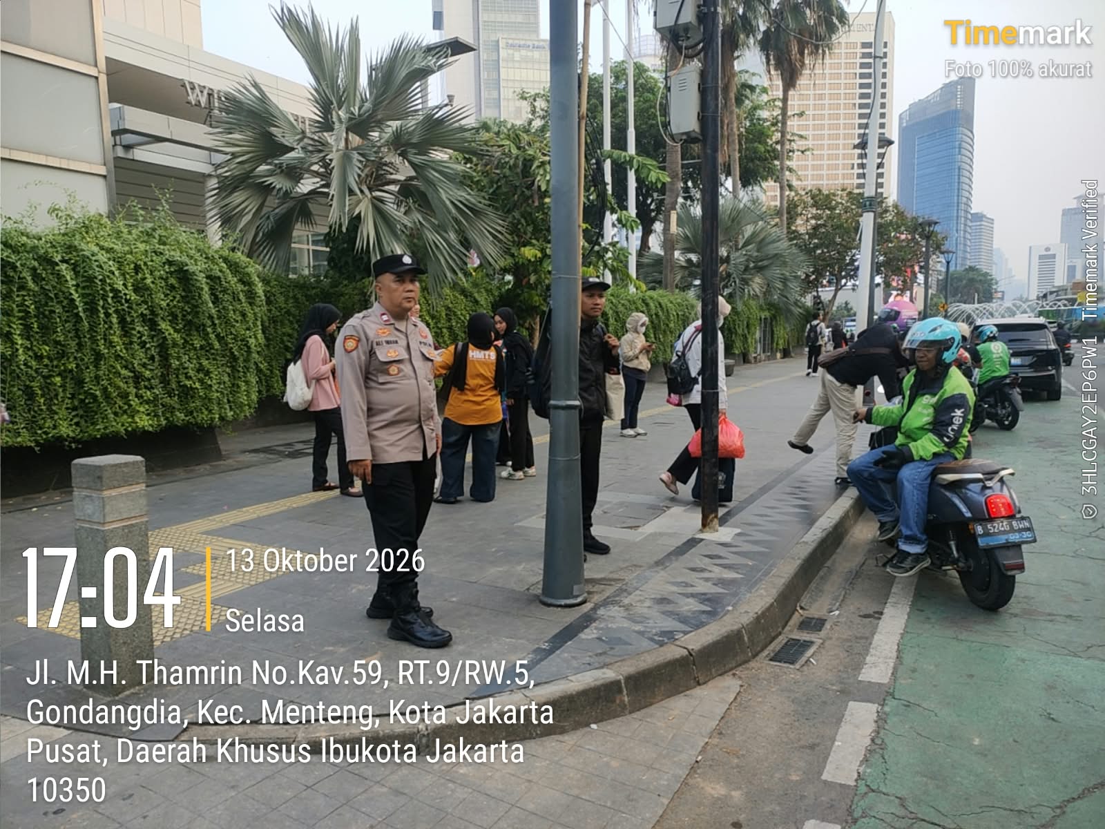 Polsek Metro Menteng Sisir Kawasan Bundaran HI, Ingatkan Warga Waspada Pencurian Ponsel