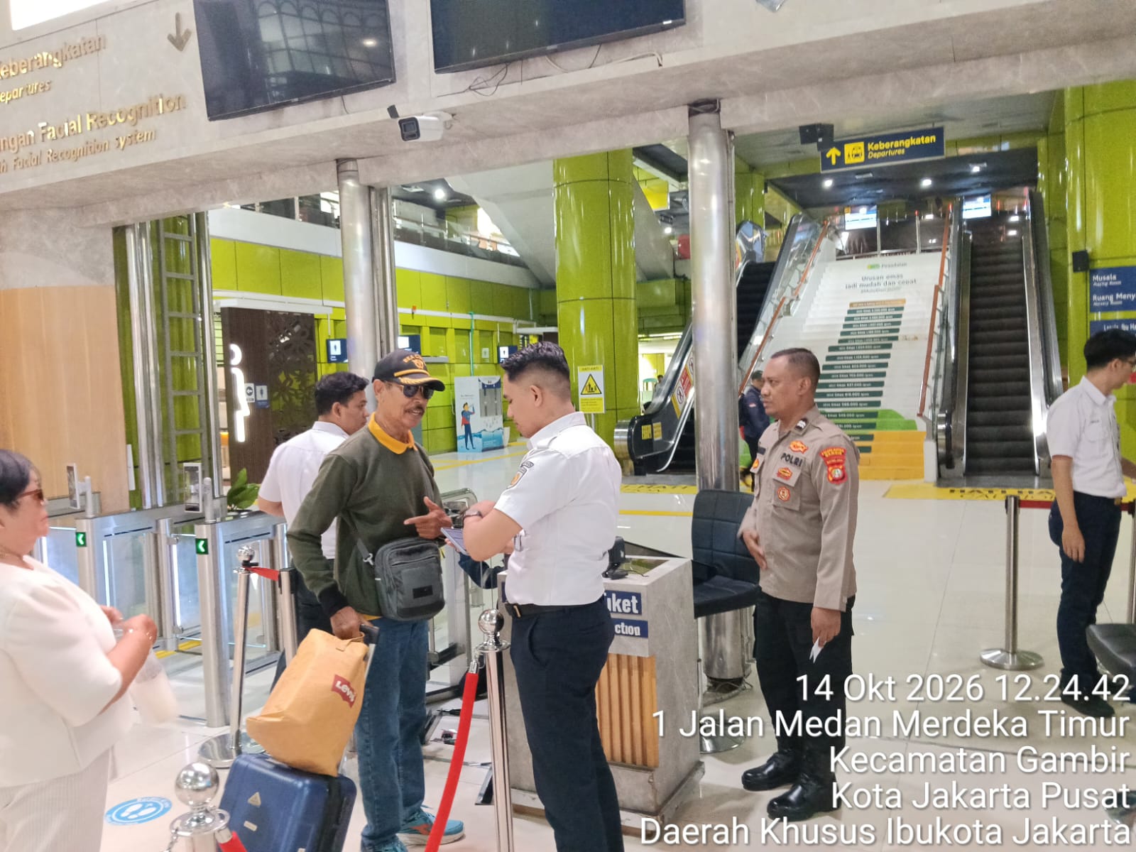 Jaga Kondusivitas Stasiun Gambir, Polsubsektor Monas Timur Intensifkan Patroli dan Sambang Dialogis