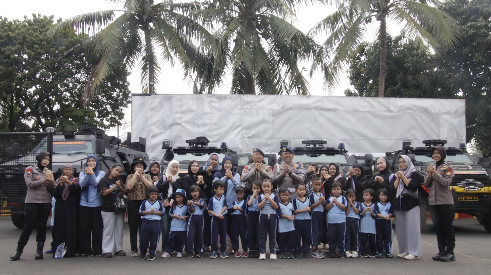 Brimob Polda Metro Jaya Sambut Siswa PAUD, Kenalkan Polisi sebagai Sahabat Anak