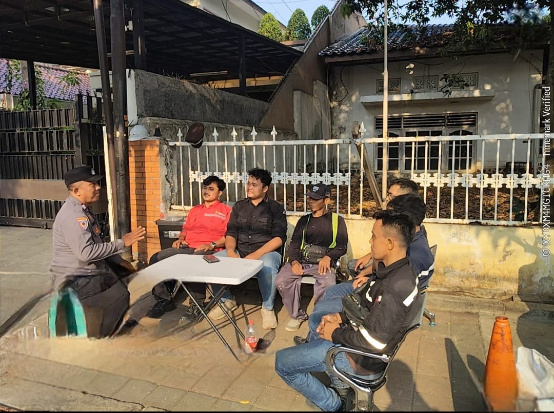 Kumpul Bareng Warga, Bhabinkamtibmas Perkuat Kamtibmas dan Cegah Kejahatan Jalanan