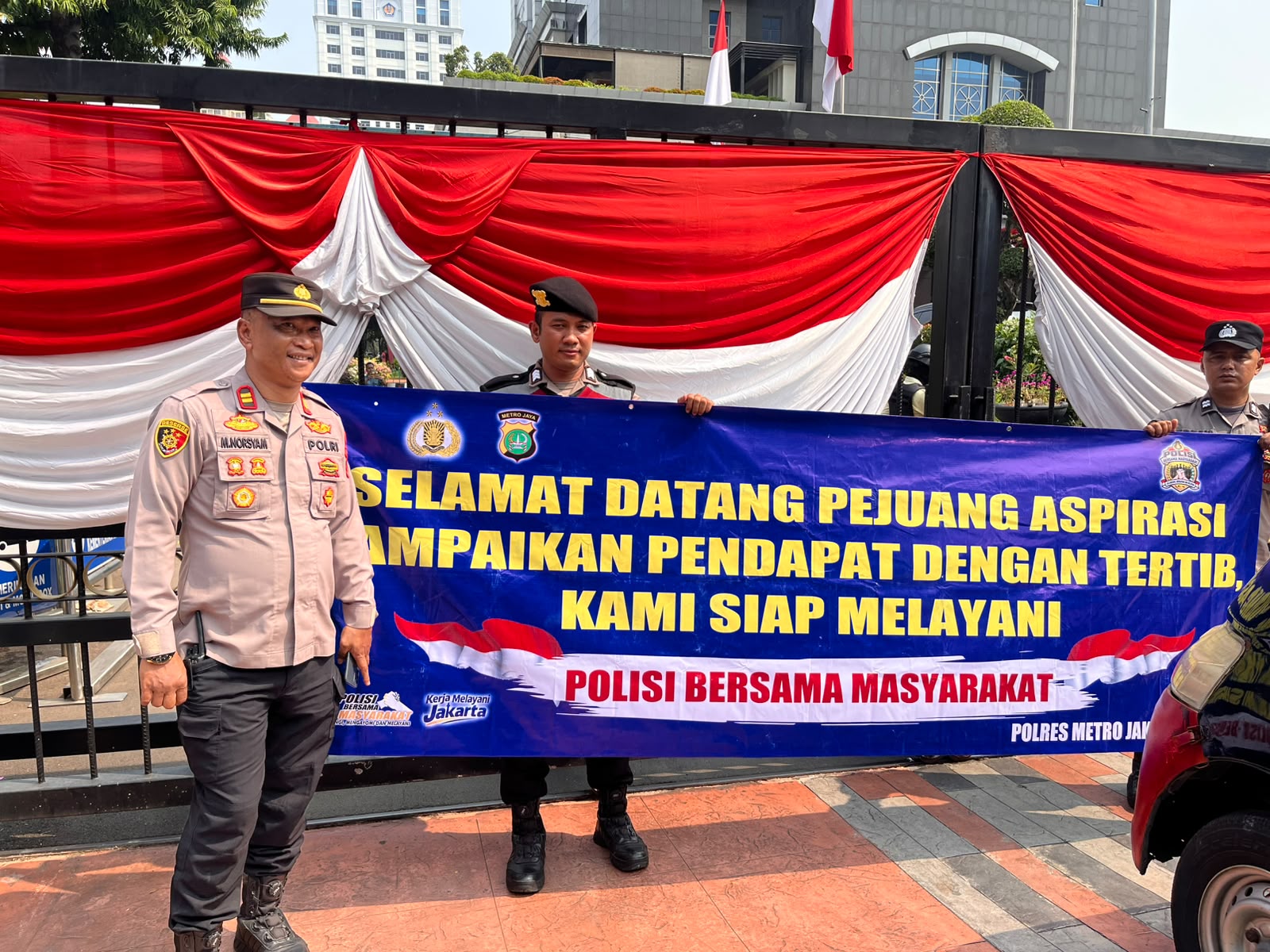 Polisi Layani Aksi Aliansi Masyarakat Penegak Hukum Indonesia di Kemenkeu” Aksi Berjalan Aman