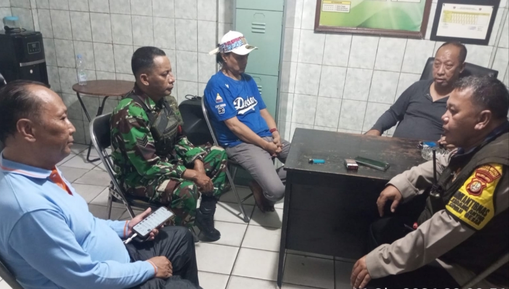 Melalui Bhabinkamtibmas Karang Anyar Polsek Sawah Besar Selesaikan Keributan Tetangga Lewat Musyawarah