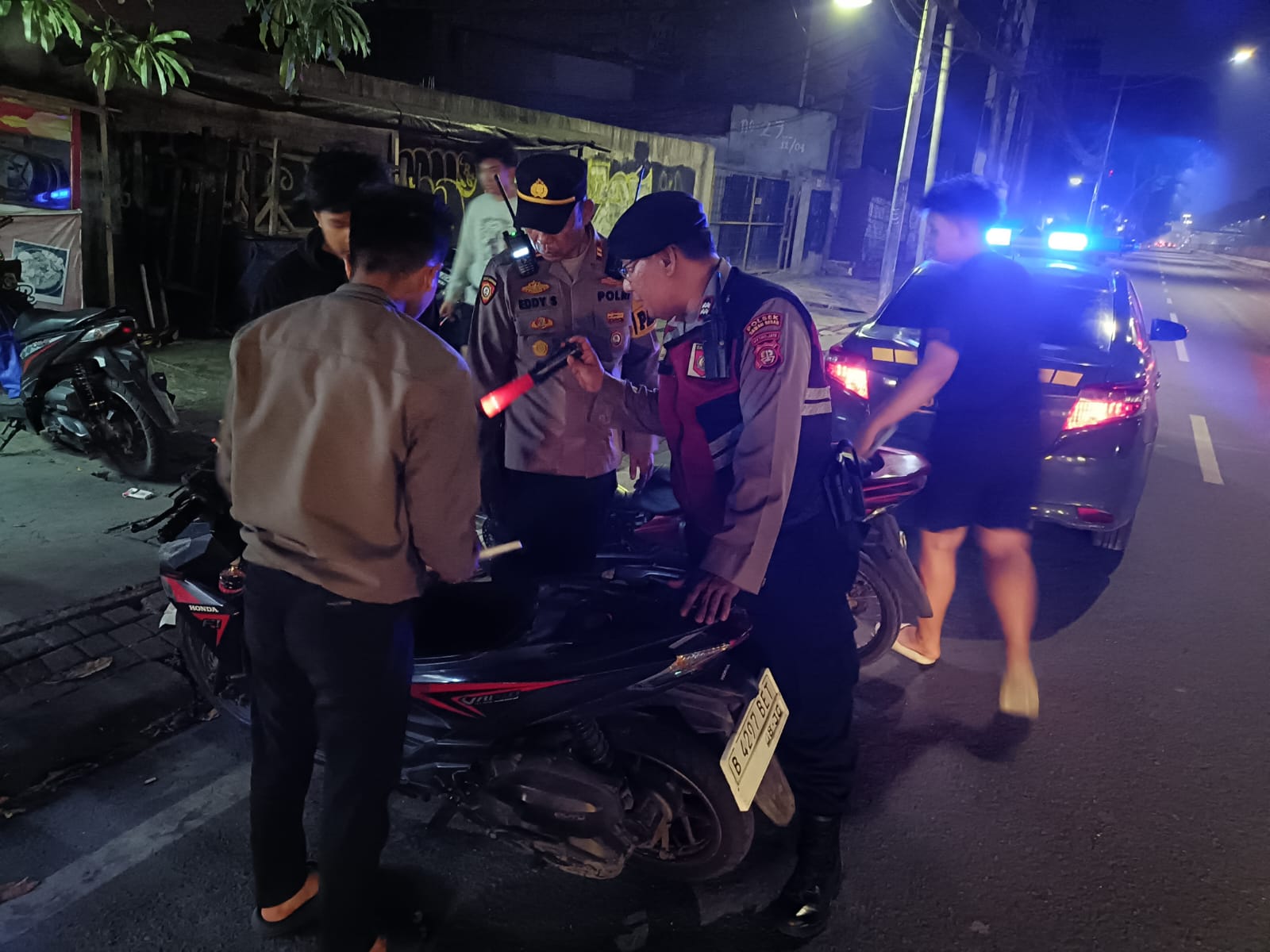 Cegah Kriminalitas Jelang Subuh, Polsek Sawah Besar Gelar Operasi Cipta Kondisi Stasioner Di Jalan Raya