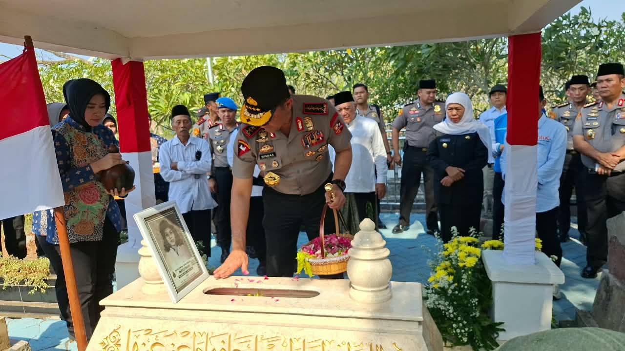 Kapolri Ziarah ke Makam Marsinah dan Kunjungi Museum di Nganjuk