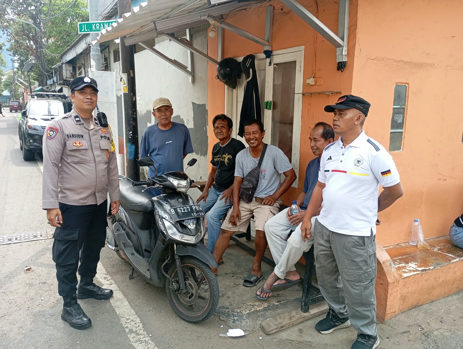 Polsek Senen Gelar Kumpul Bareng Warga di Kwitang, Ajak Cegah Tawuran hingga Curanmor