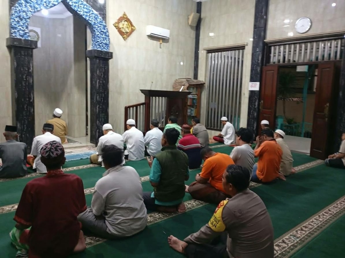 Polisi Gelar Suling di Masjid Al Istikharah Kenari, 50 Jemaah Ikuti Salat Subuh