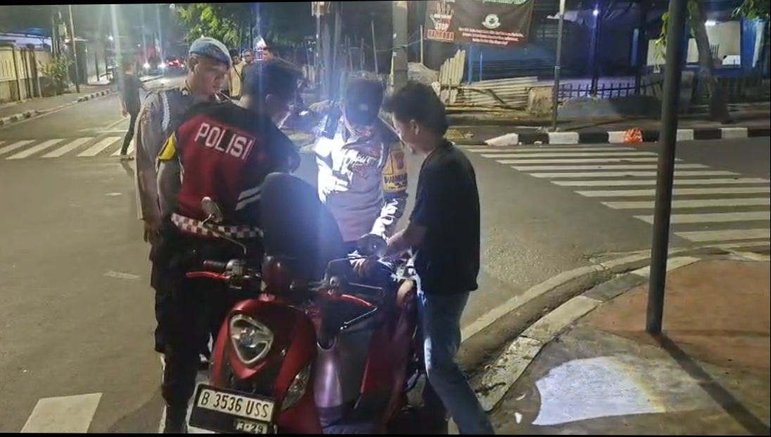 Patroli Kewilayahan Dini Hari, Polsek Johar Baru Gelar Razia Stasioner Antisipasi Kejahatan Jalanan