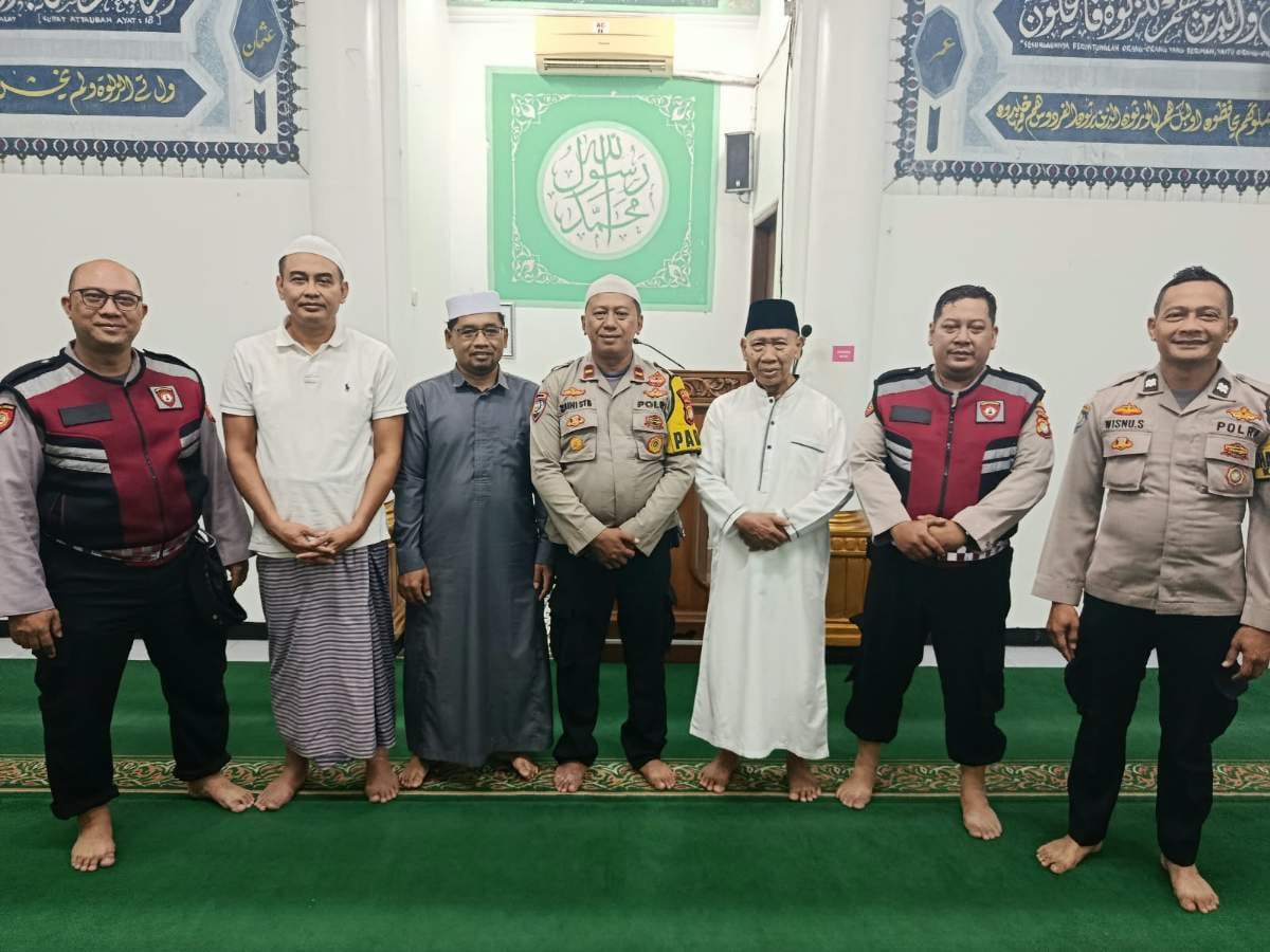 Lewat Subuh Keliling, Polsek Cempaka Putih Serap Aspirasi dan Sampaikan Pesan Kamtibmas