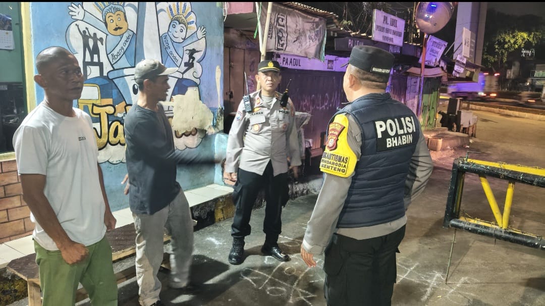 Polsek Metro Menteng Sambang Pos Satkamling RW 06 Pegangsaan, Perkuat Keamanan Lingkungan