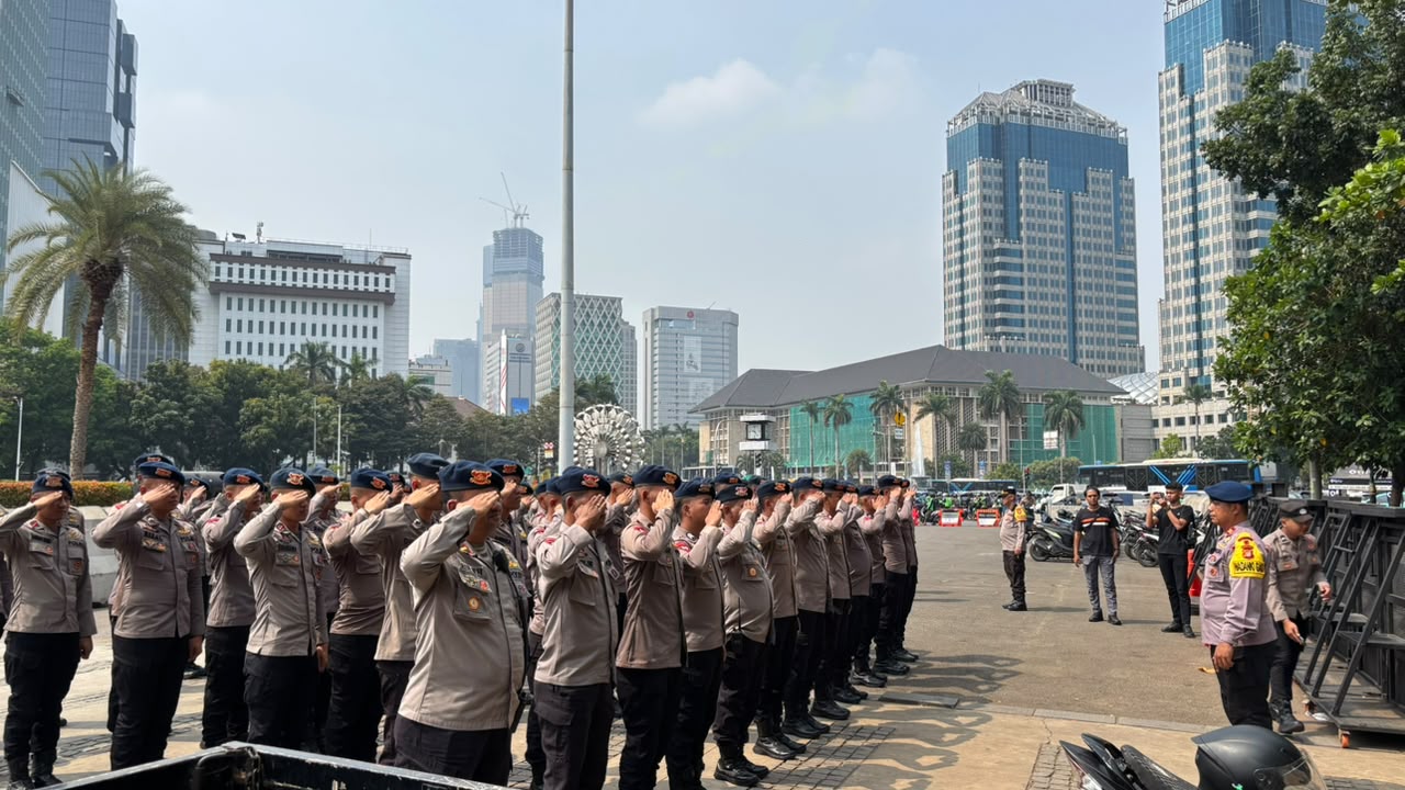 Polsek Metro Gambir Gelar Apel Persiapan Pelayanan Antisipasi Unjuk Rasa di Jalan Merdeka Selatan