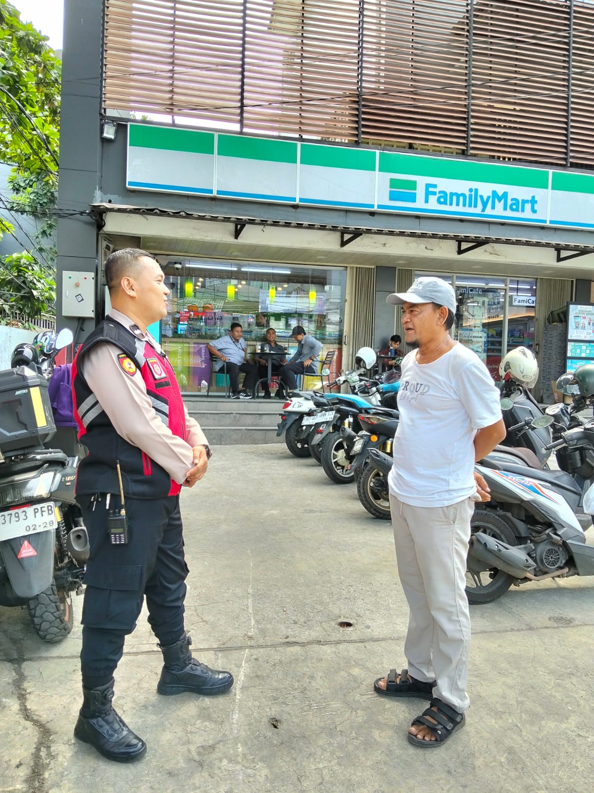 Patroli Dialogis Patko 1053 Polsek Metro Tanah Abang, Antisipasi Kejahatan Jalanan di Bendungan Hilir
