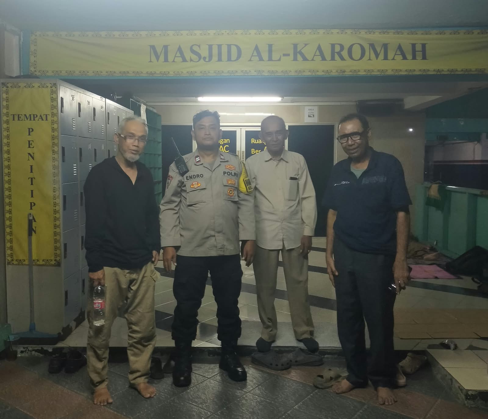 Bhabinkamtibmas Datangi Masjid Al Karomah di Senen, Sejumlah Pendatang Diminta Tidak Menginap