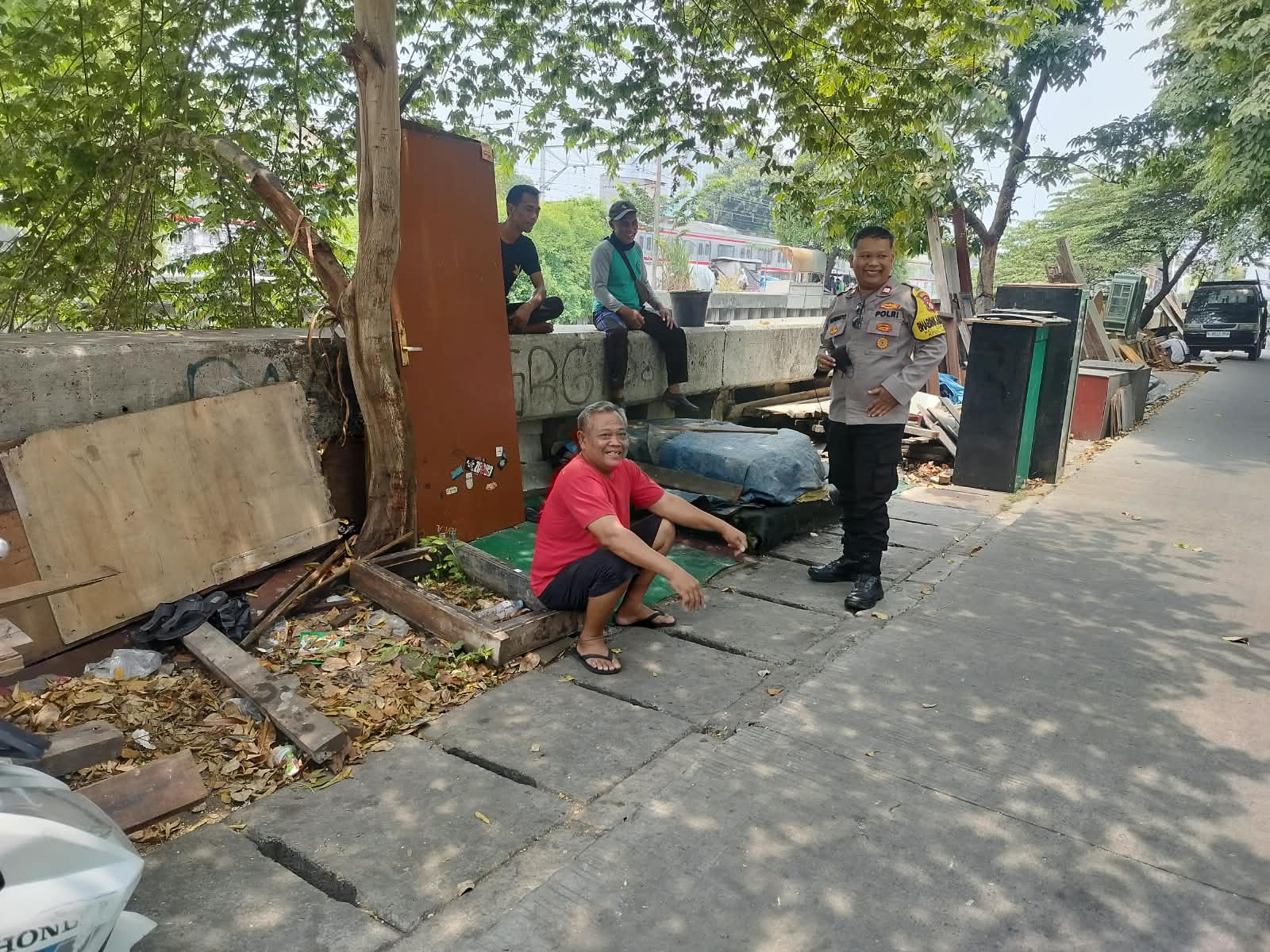 Tingkatkan Keamanan Lingkungan, Bhabinkamtibmas Duri Pulo Kumpul Bareng Warga dan Ketua RT