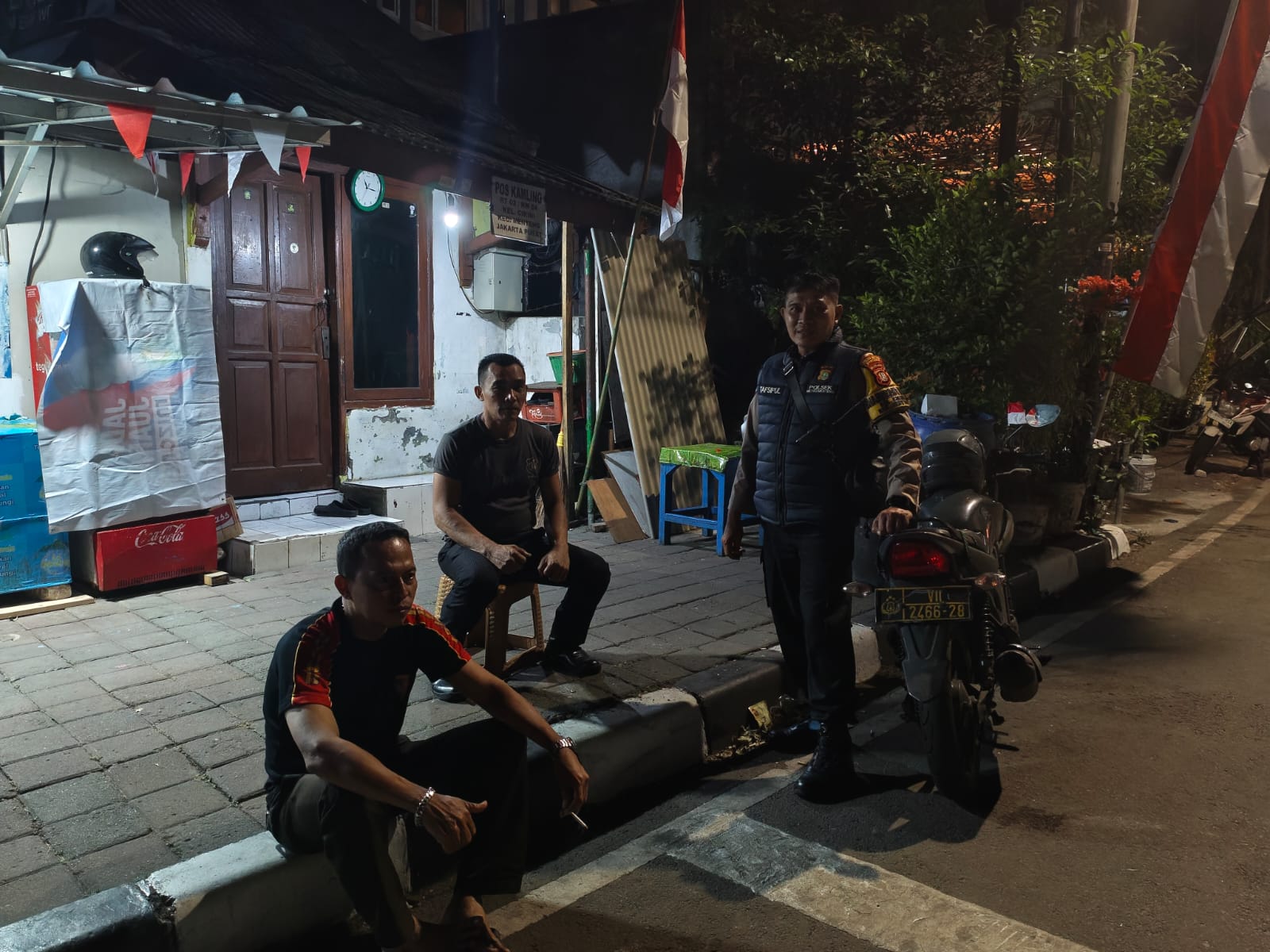 Bhabinkamtibmas Sambang Satkamling Cikini, Antisipasi Tawuran Dan Guankamtibmas