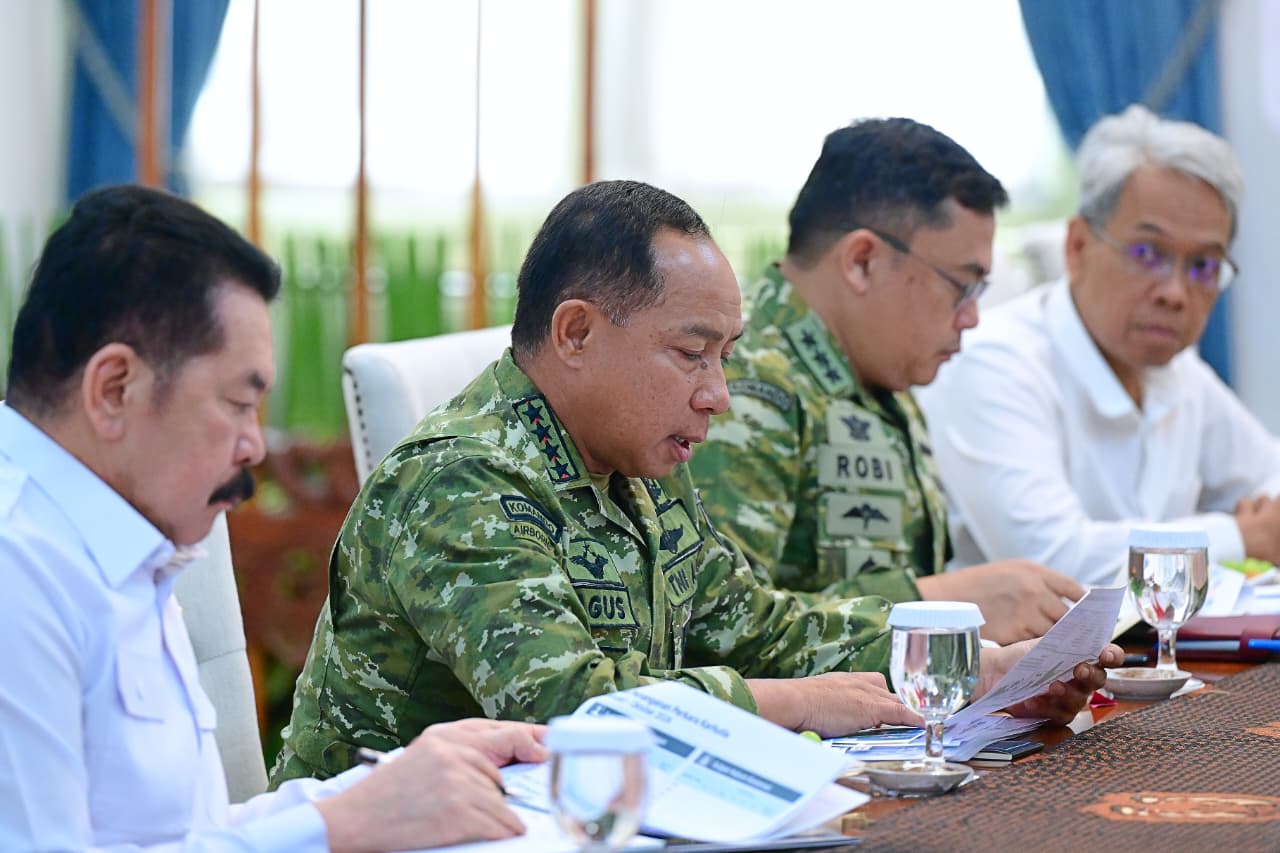 Panglima TNI Hadiri Ratas Penanganan Karhutla Pimpinan Presiden Prabowo Subianto